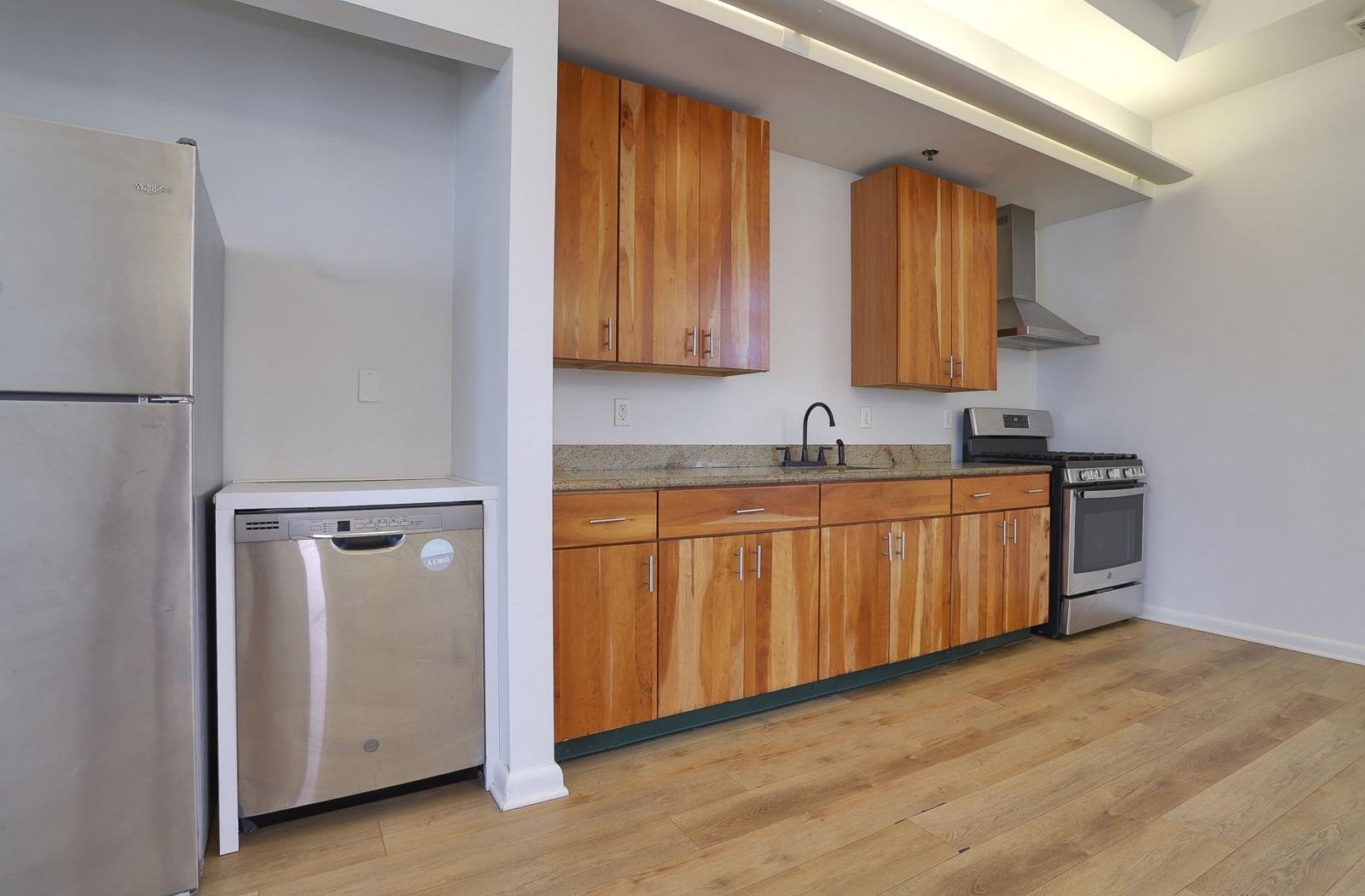2000 WEST ST Unit: PH1