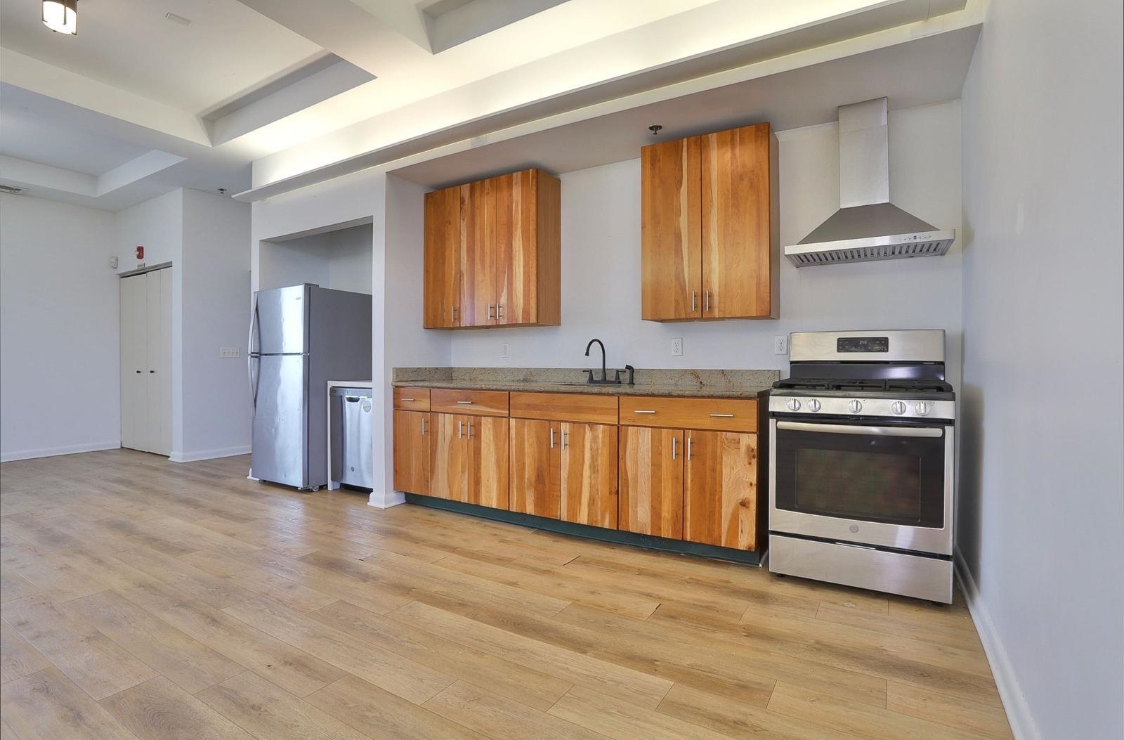 2000 WEST ST Unit: PH1