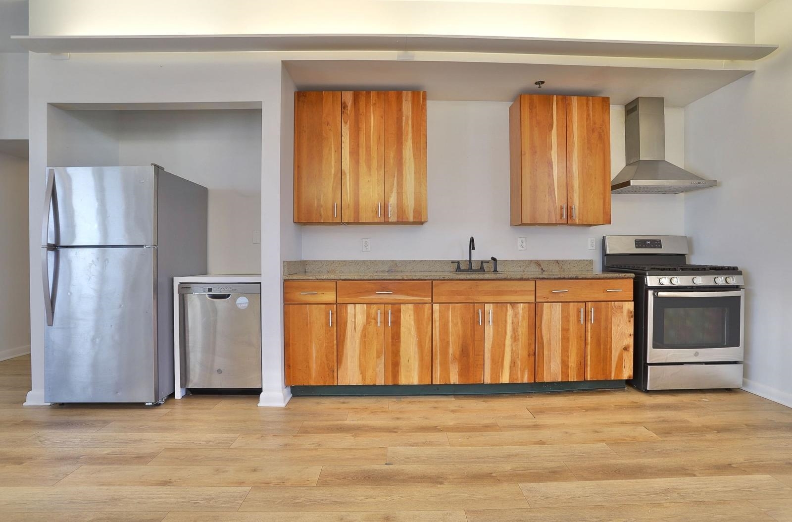 2000 WEST ST Unit: PH1