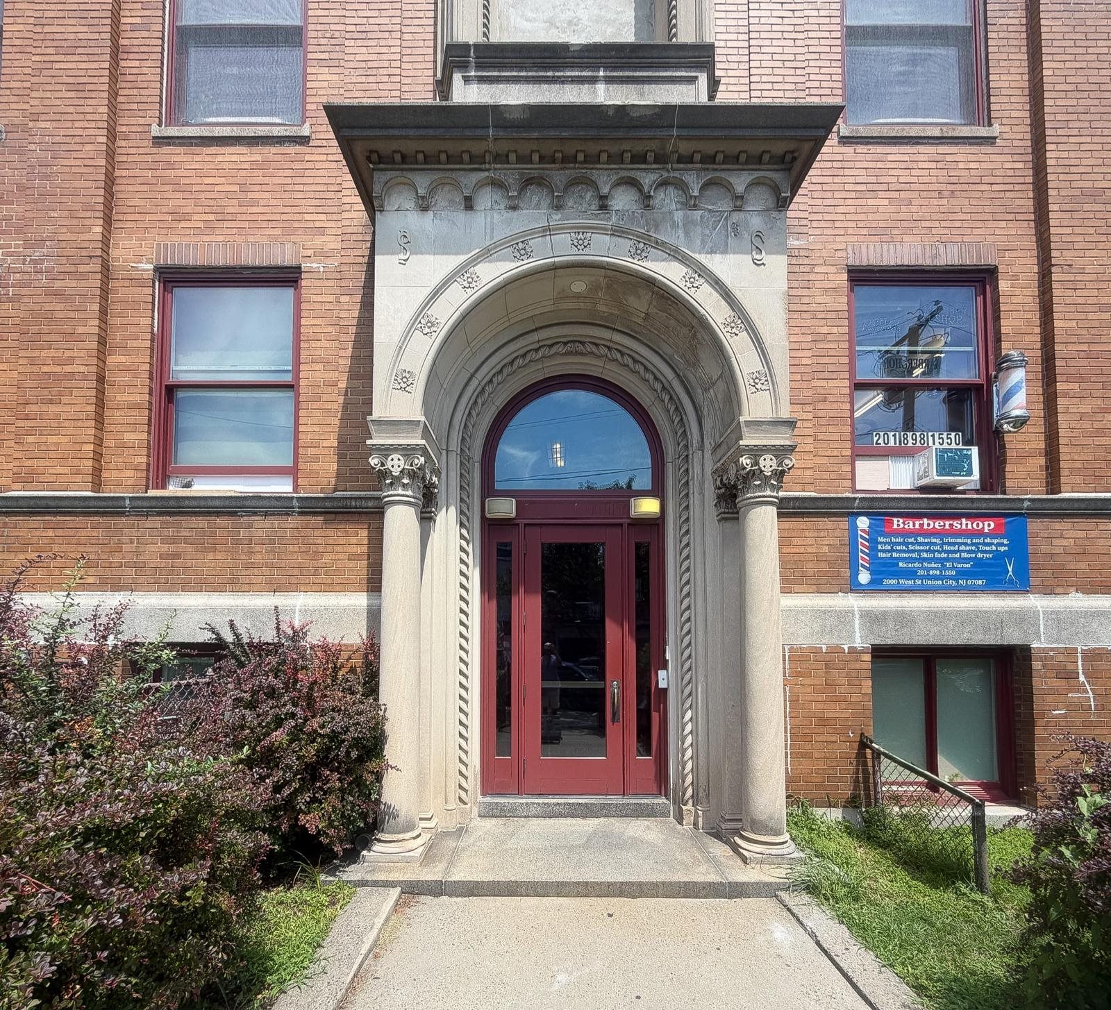 2000 WEST ST Unit: PH1