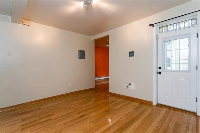 320 6TH ST Unit: 1