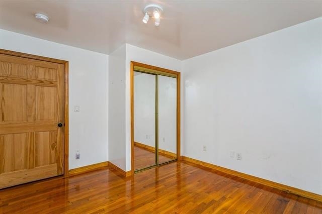 320 6TH ST Unit: 1