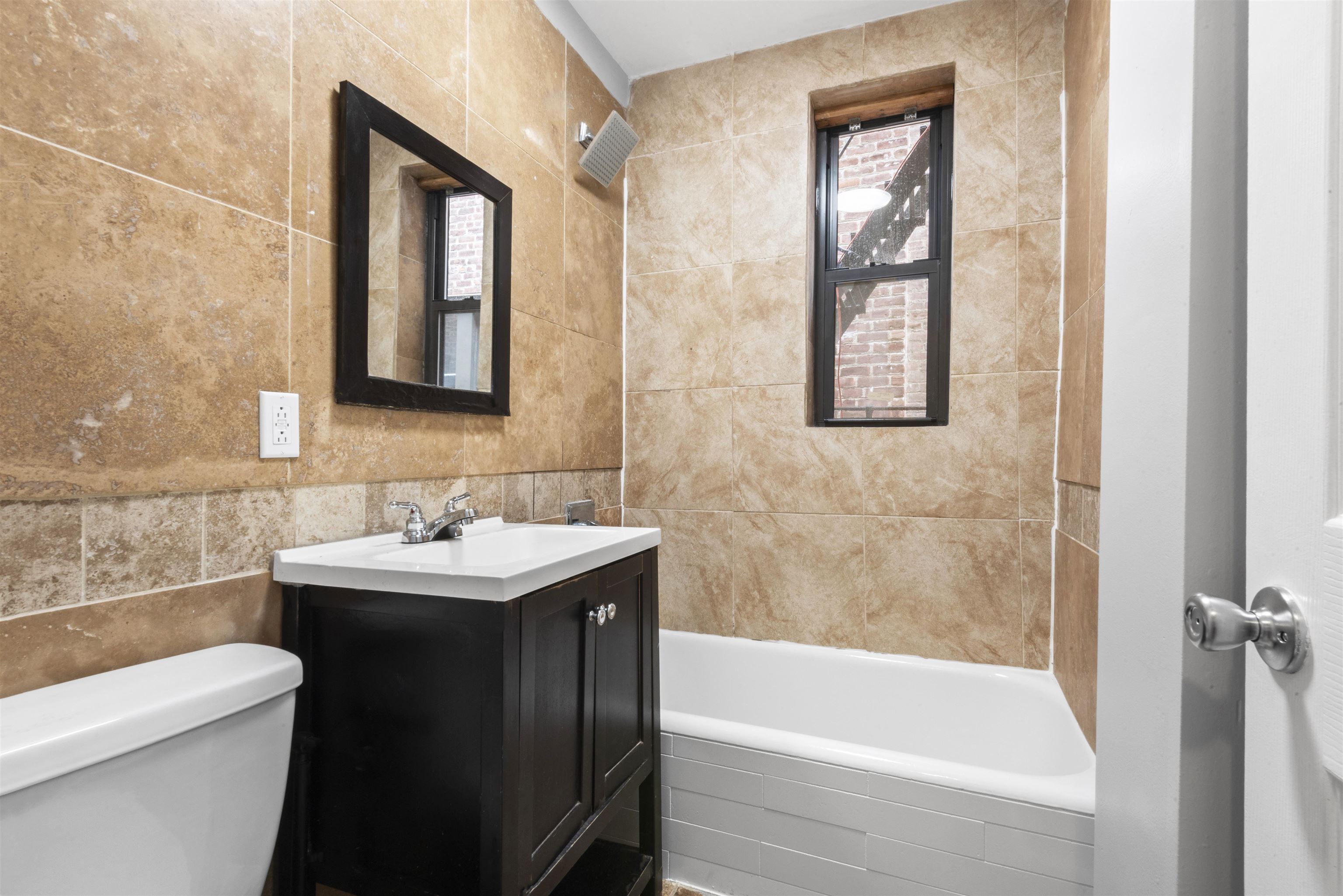 118 CORBIN AVE Unit: 303