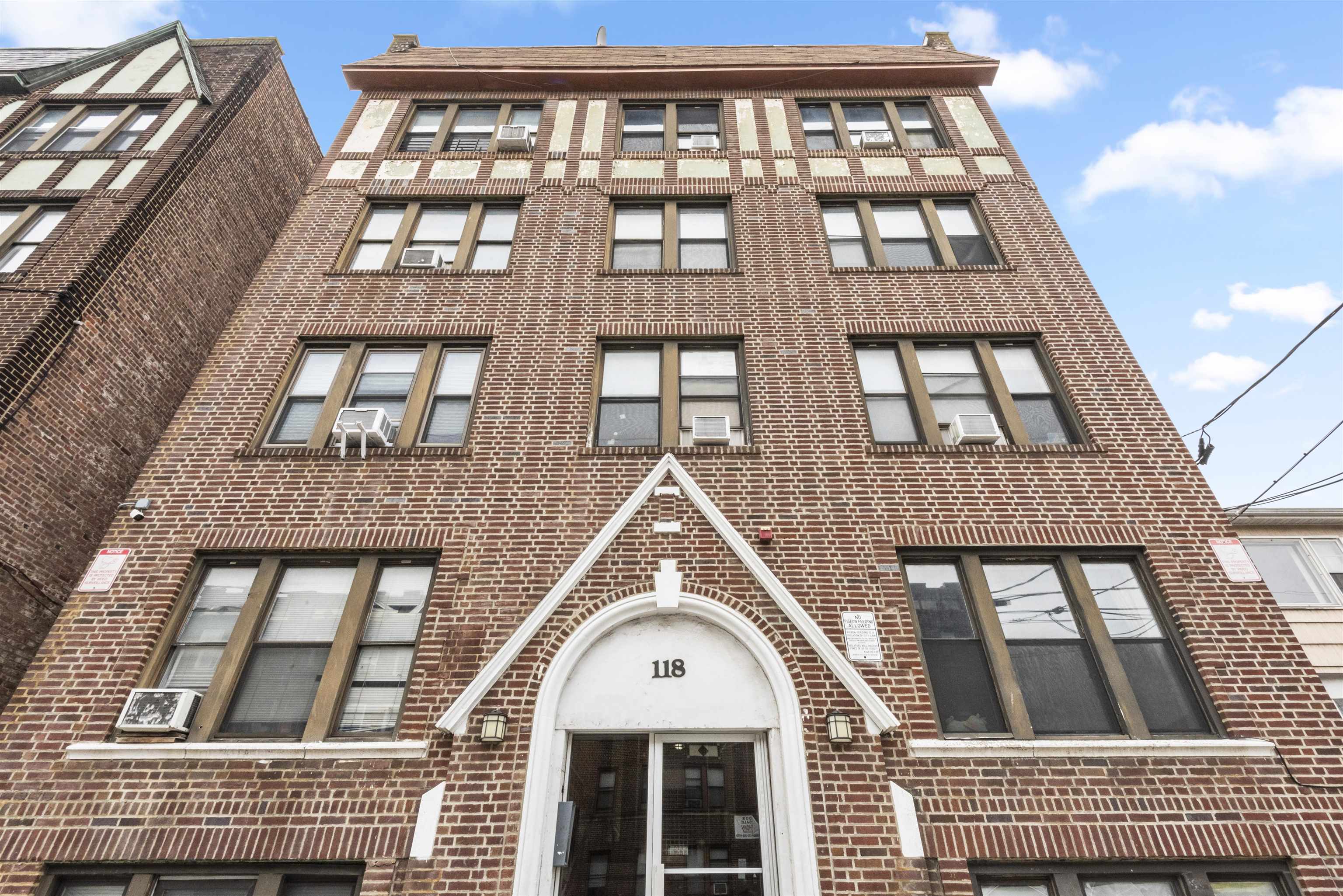 118 CORBIN AVE Unit: 303