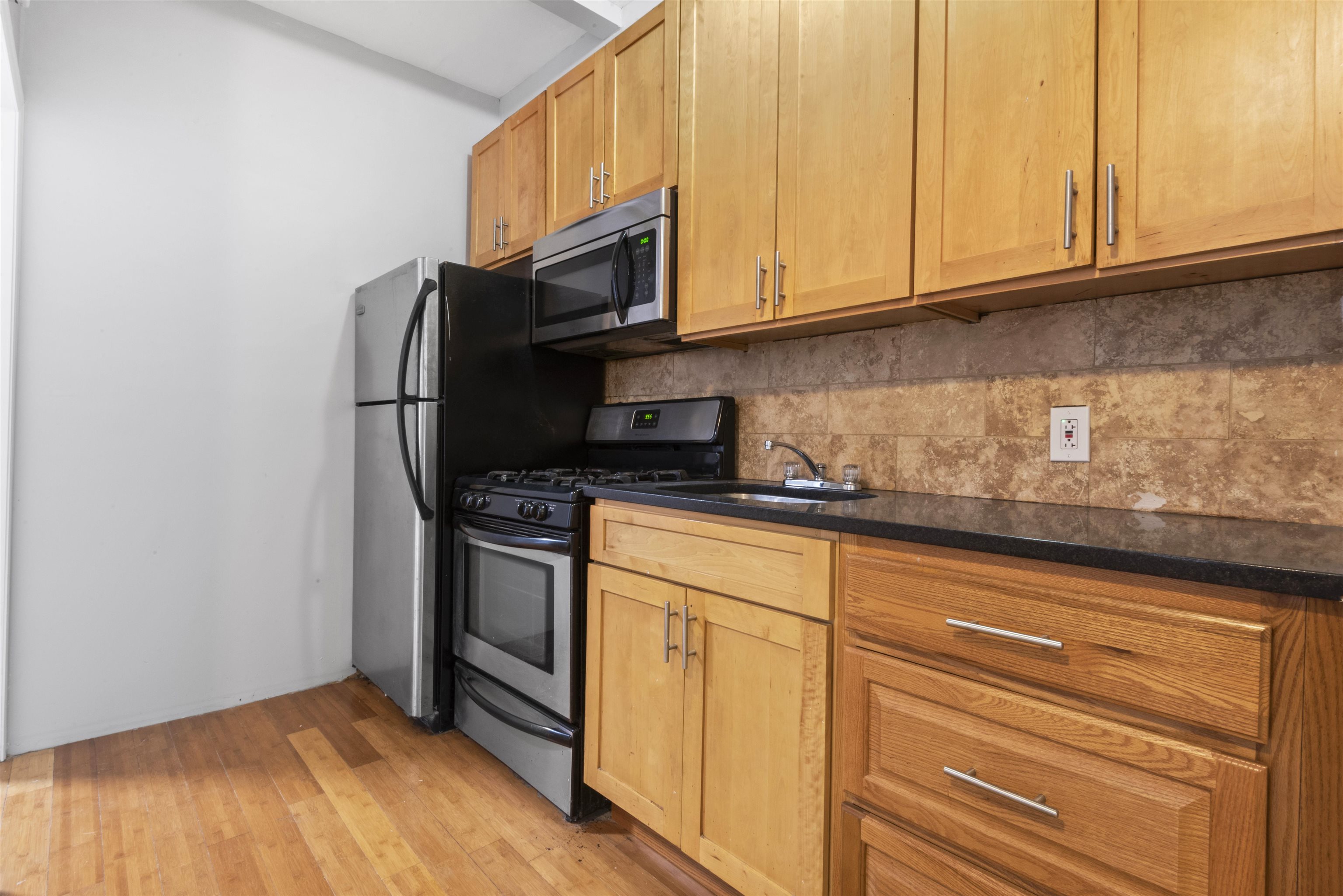 118 CORBIN AVE Unit: 303