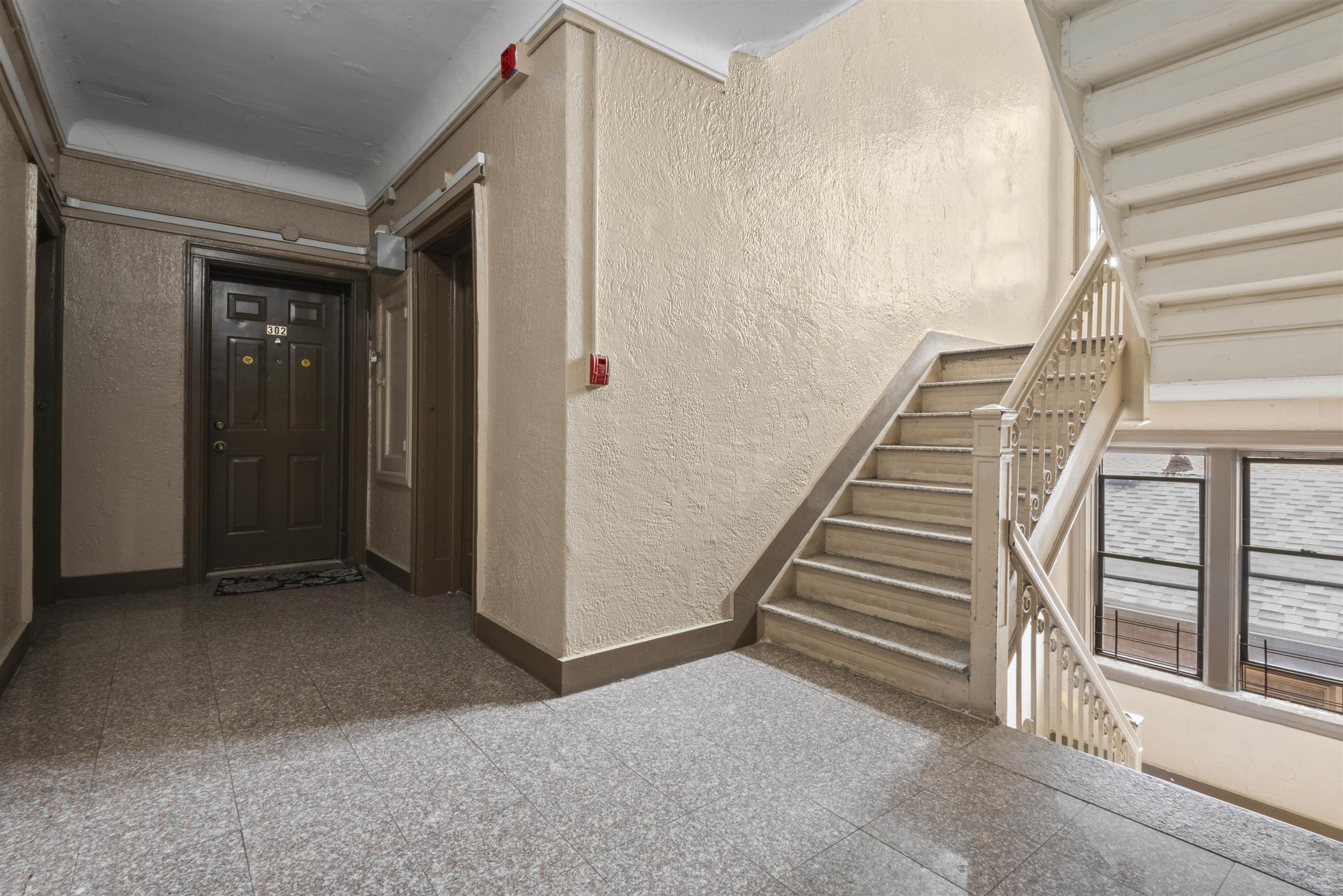 118 CORBIN AVE Unit: 303