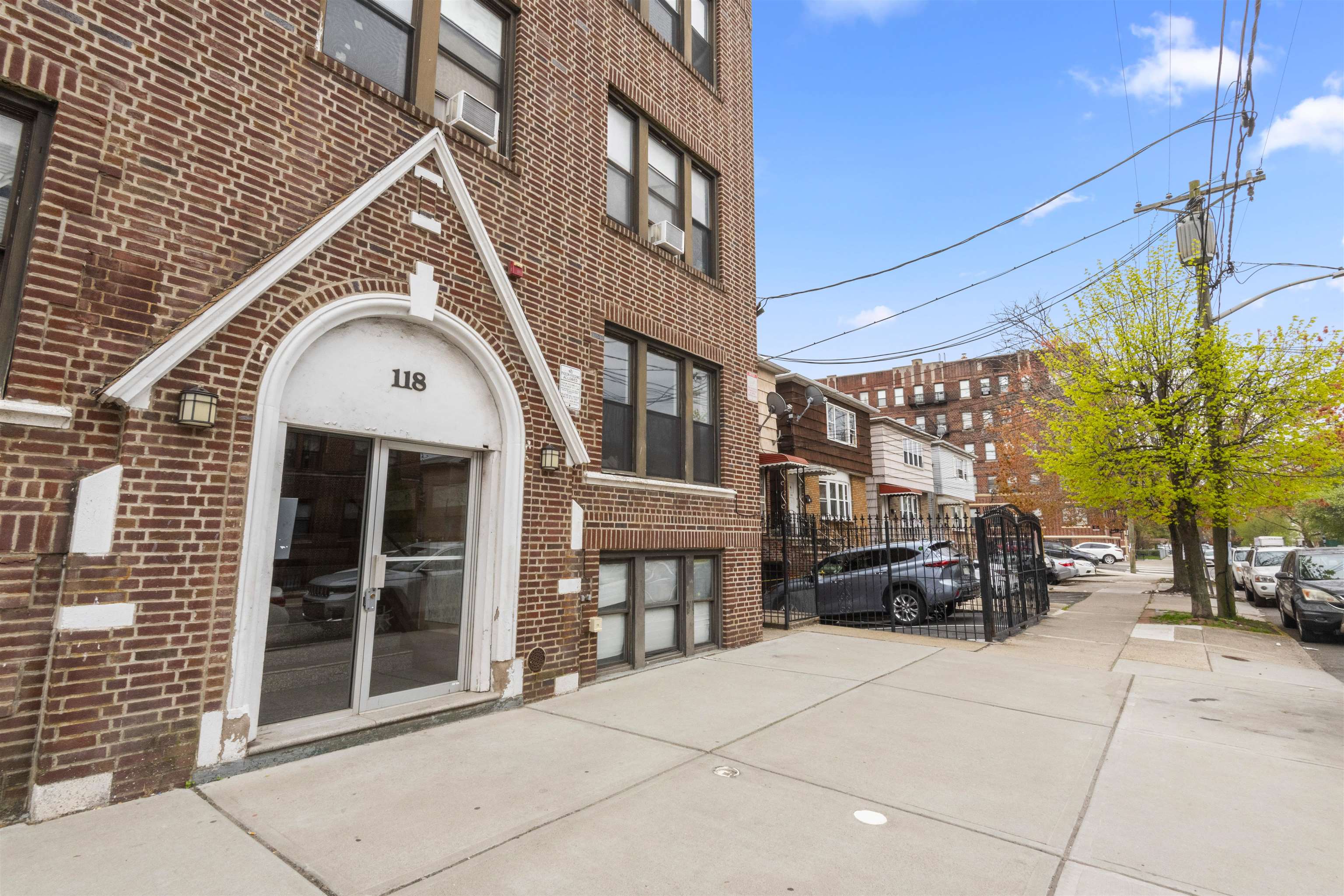 118 CORBIN AVE Unit: 303