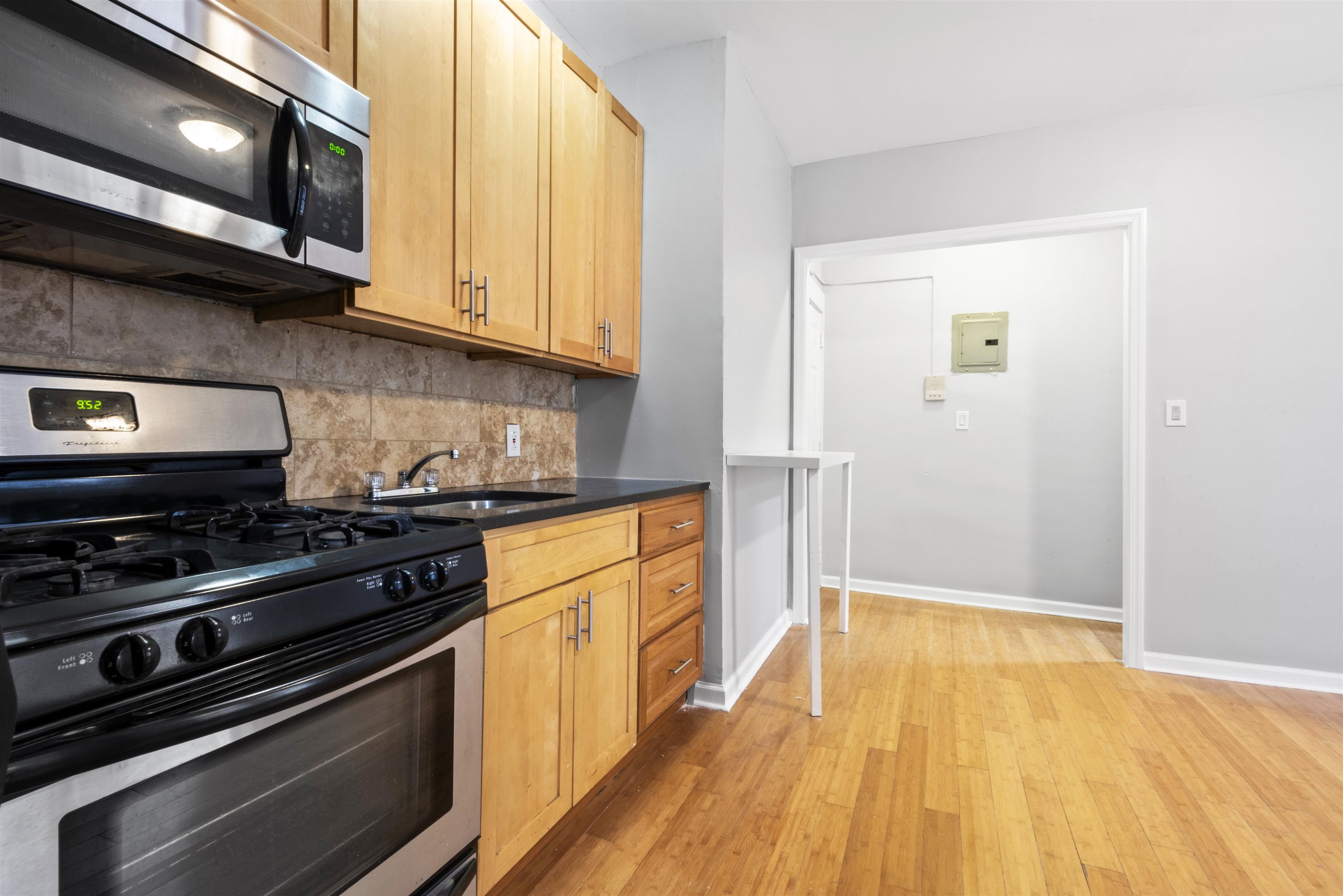 118 CORBIN AVE Unit: 303