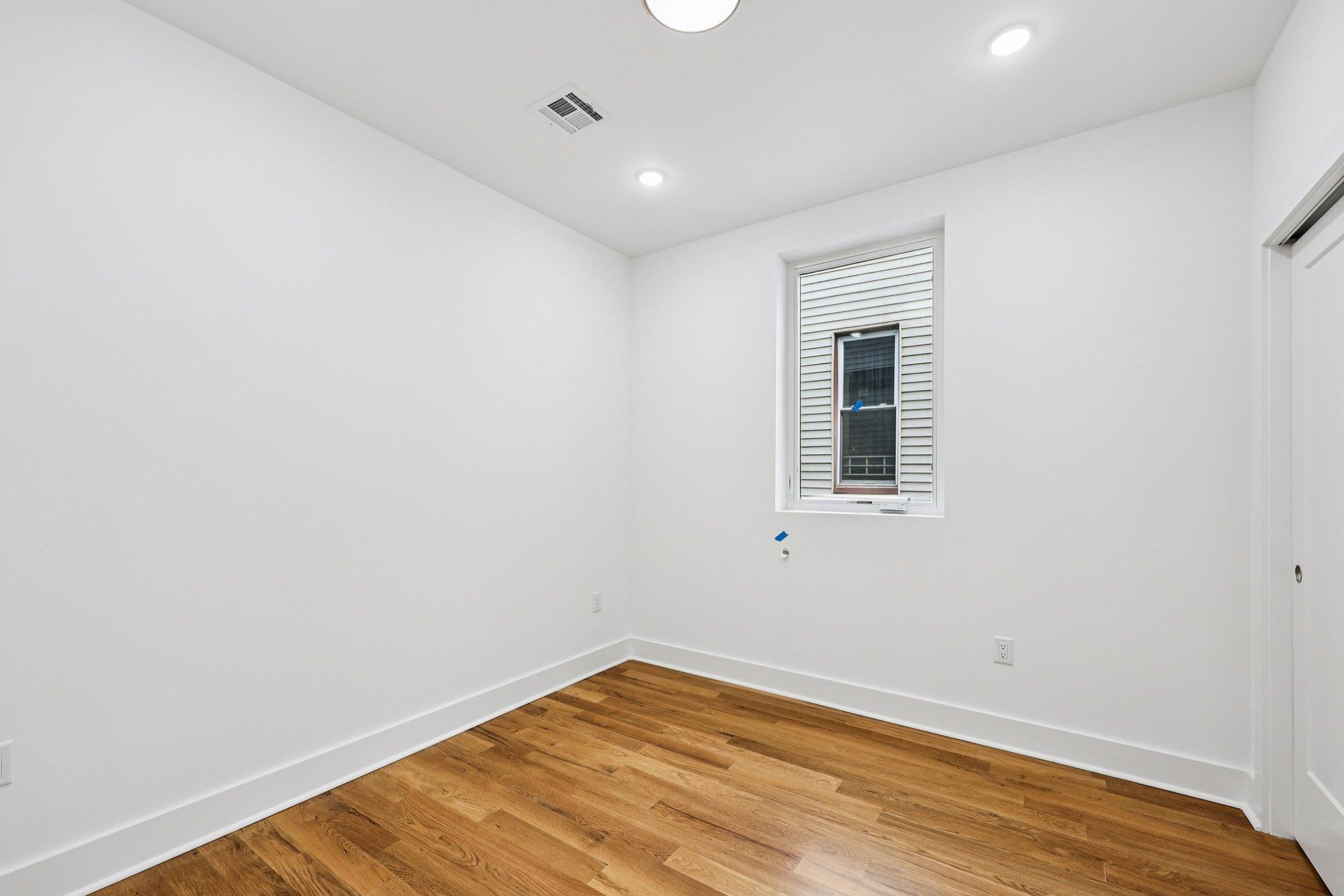 1003 SUMMIT AVE Unit: 3