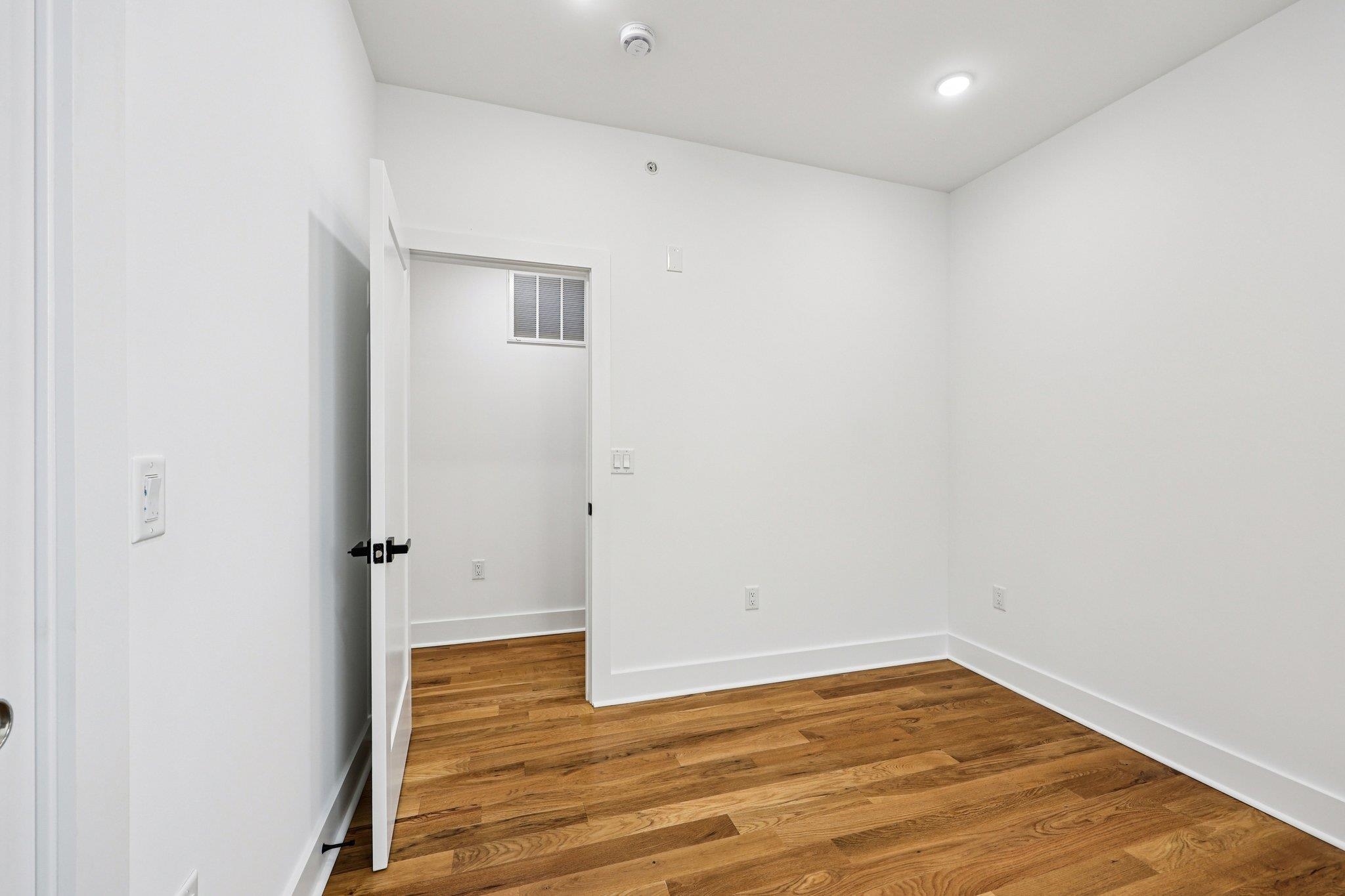 1003 SUMMIT AVE Unit: 3