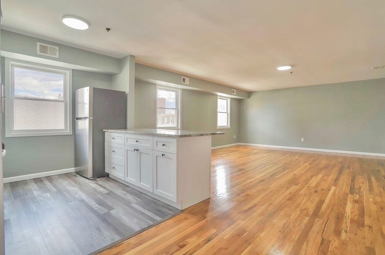 701 22ND ST Unit: 3B