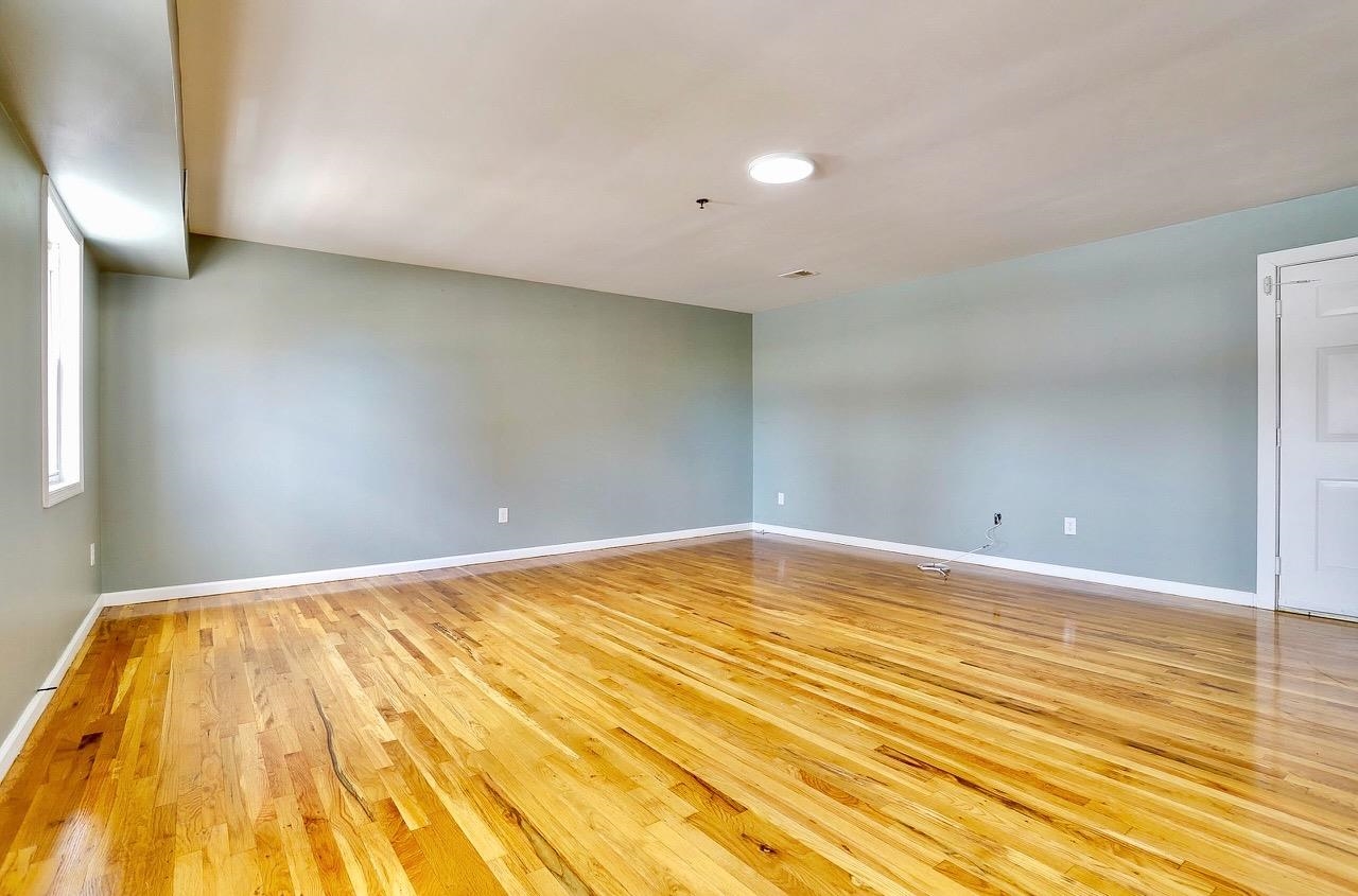 701 22ND ST Unit: 3B
