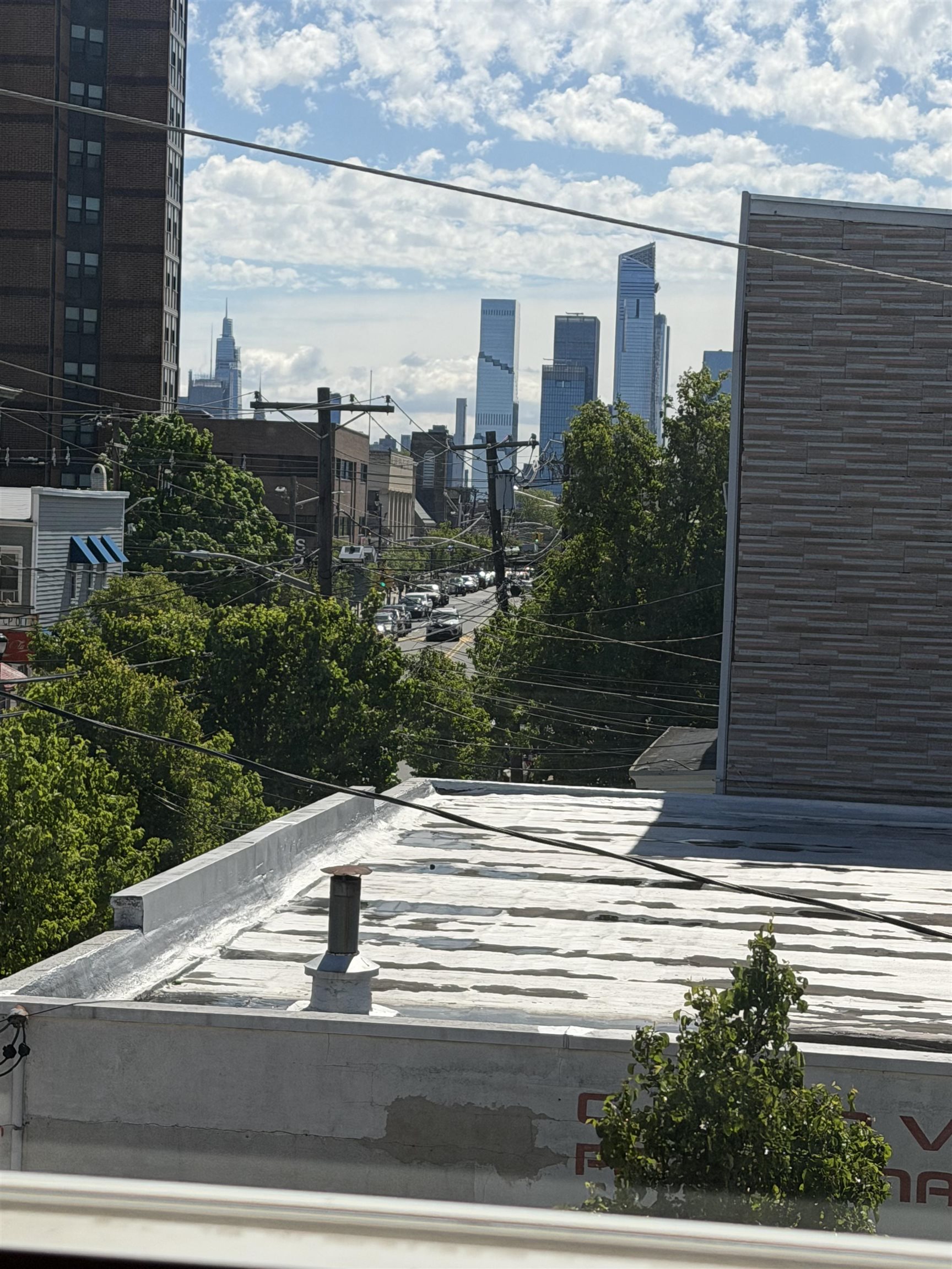 701 22ND ST Unit: 3B