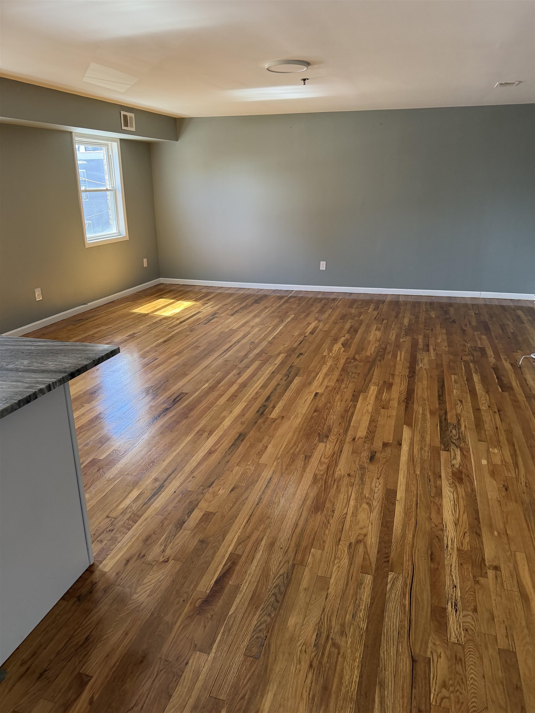 701 22ND ST Unit: 3B