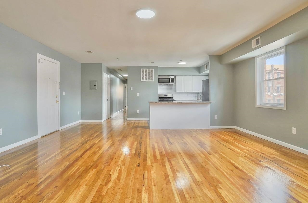 701 22ND ST Unit: 3B