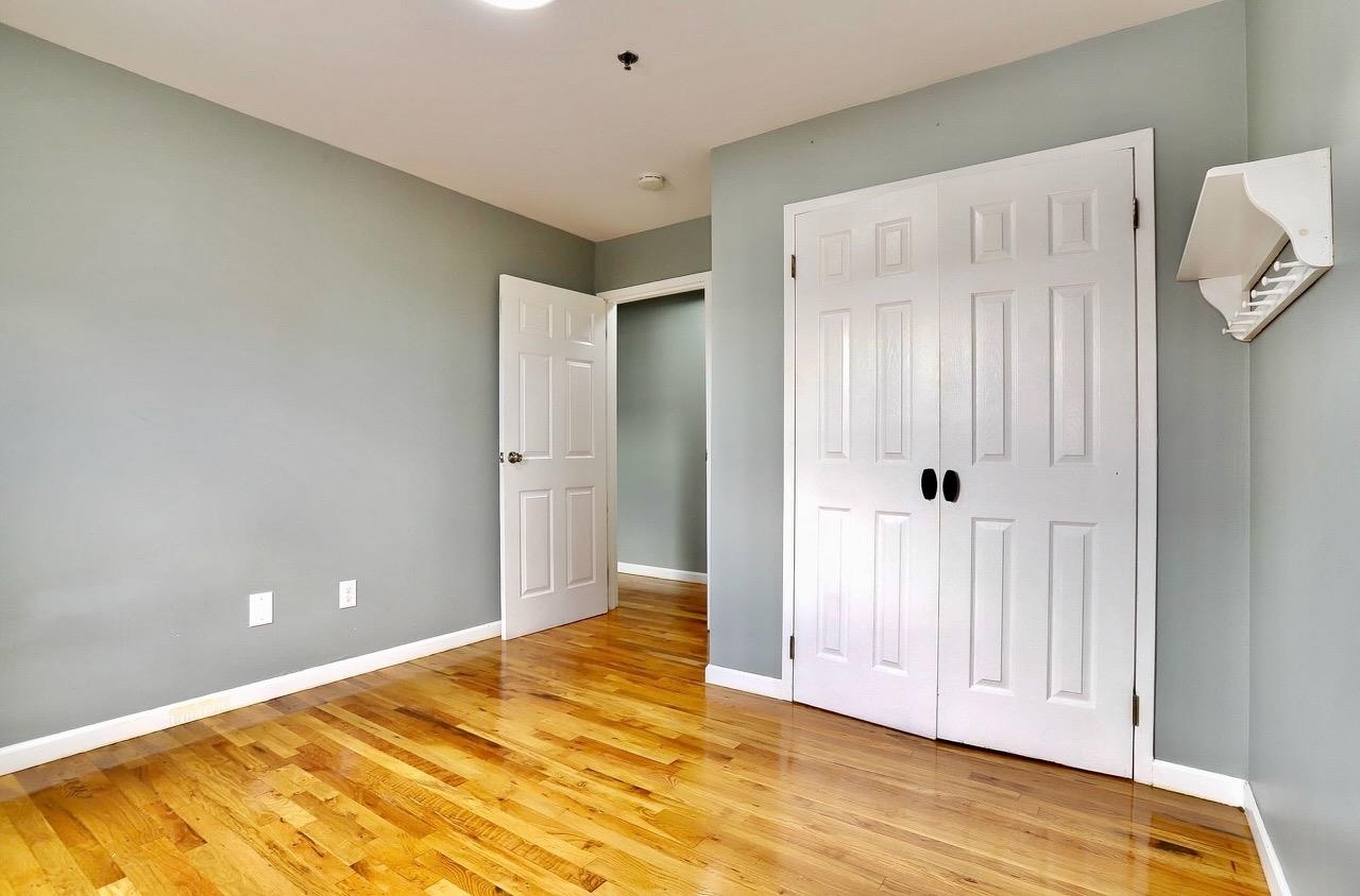 701 22ND ST Unit: 3B