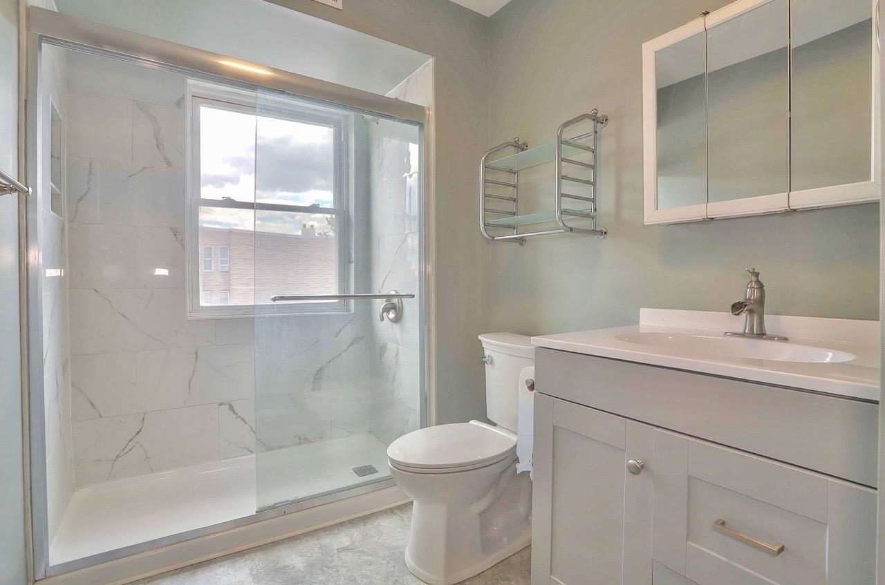 701 22ND ST Unit: 3B