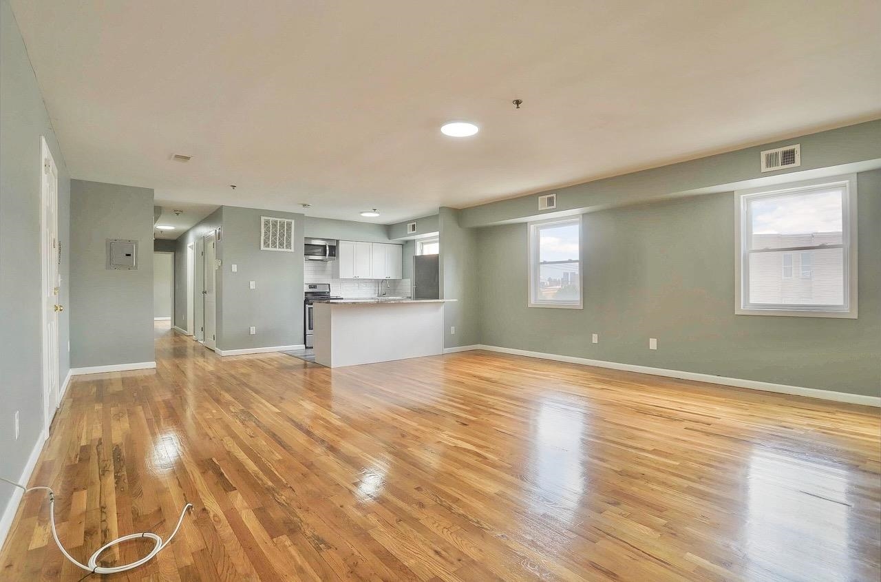 701 22ND ST Unit: 3B