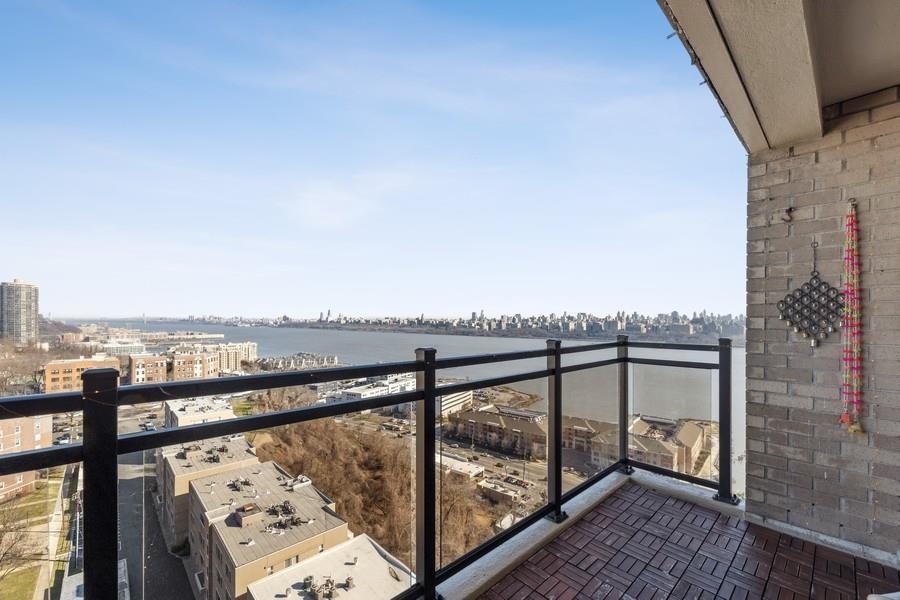 7100 BLVD EAST Unit: 12C