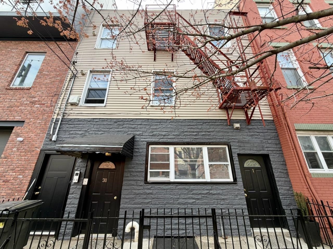 311 5TH ST Unit: A