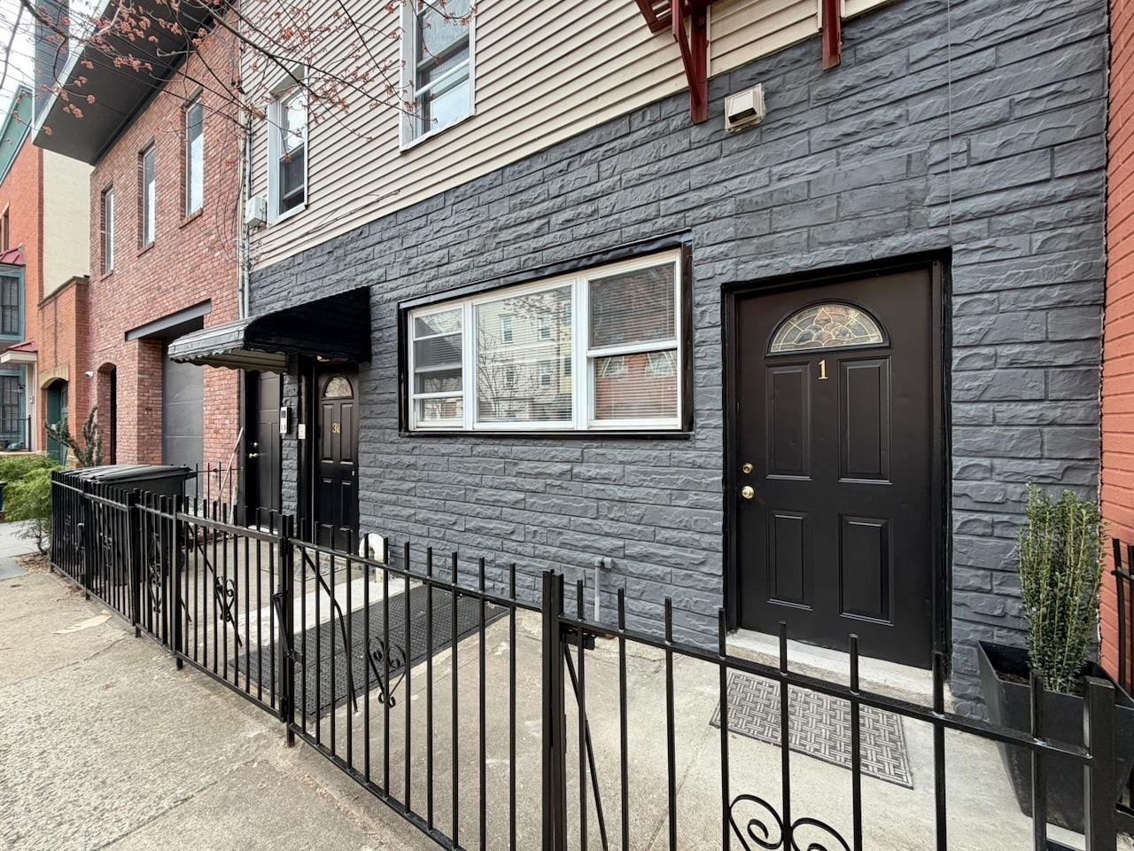 311 5TH ST Unit: A