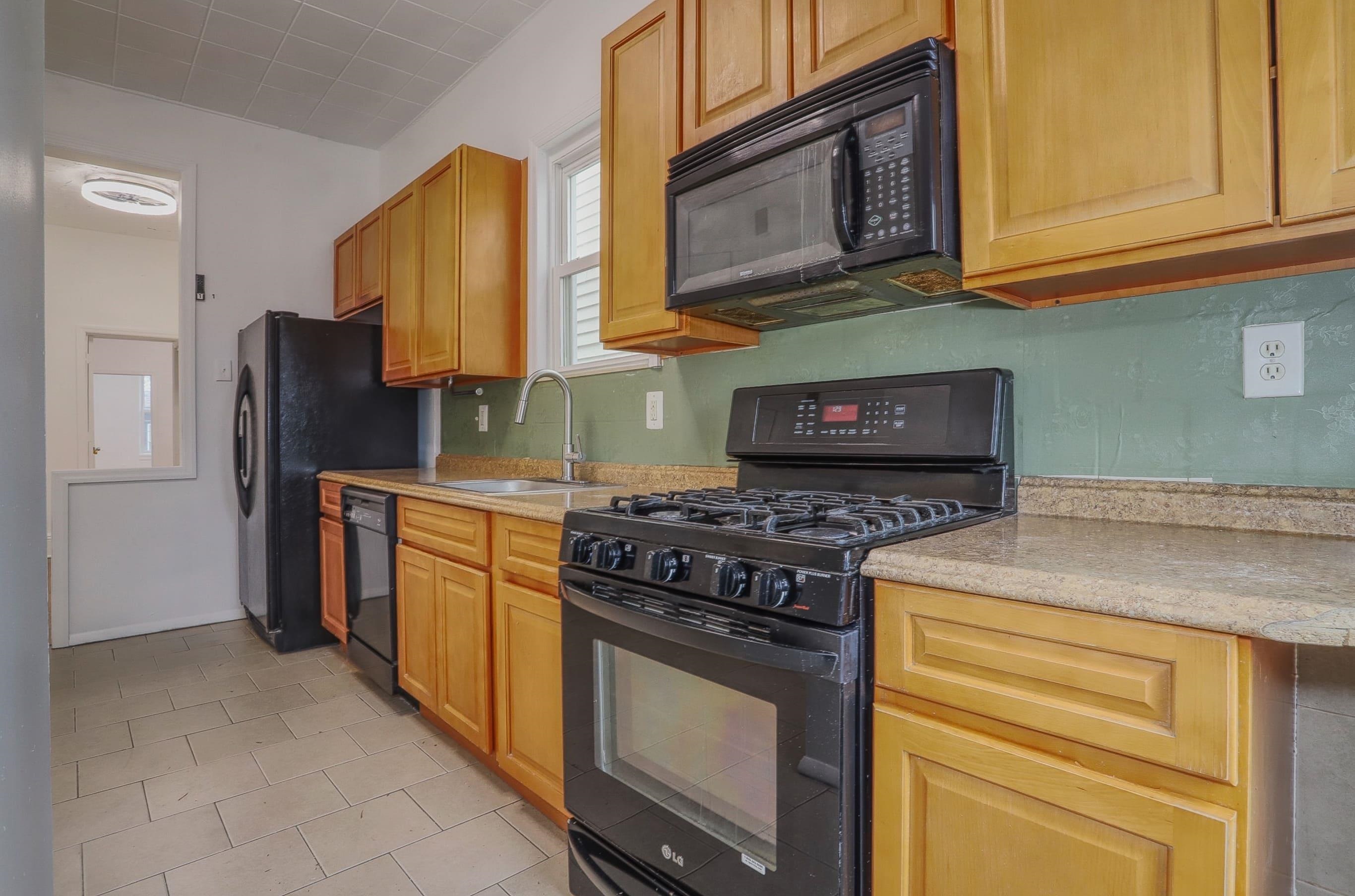 119 ZABRISKIE ST Unit: 3