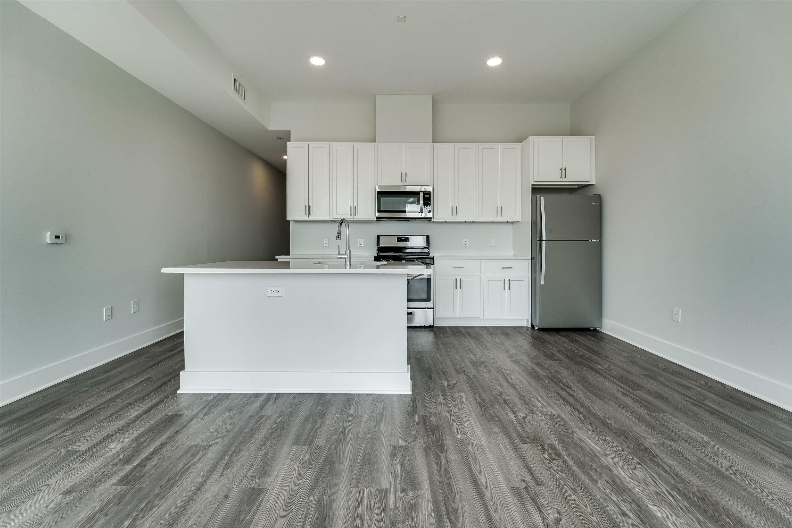 660 GRAND ST Unit: 310