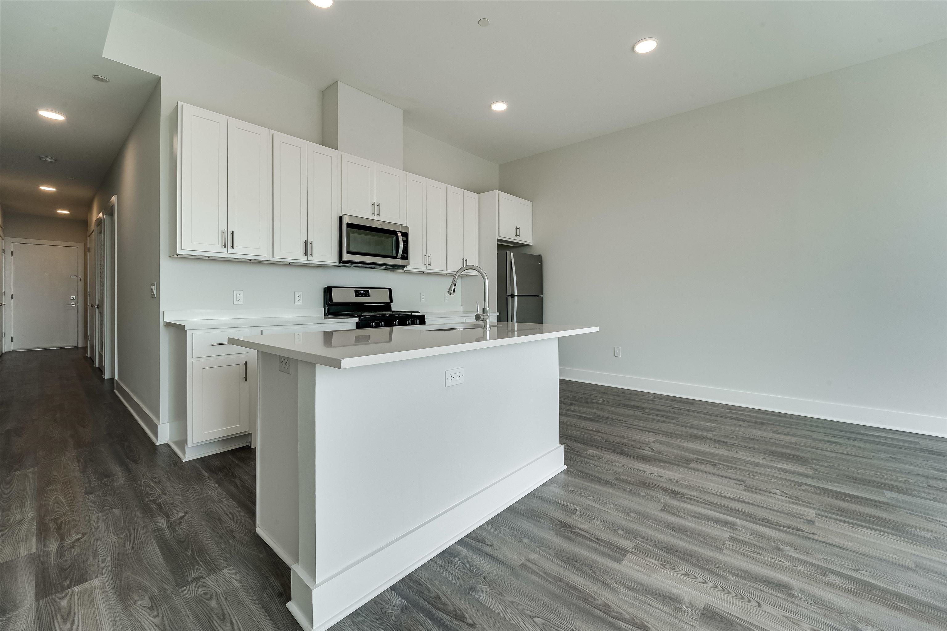 660 GRAND ST Unit: 310