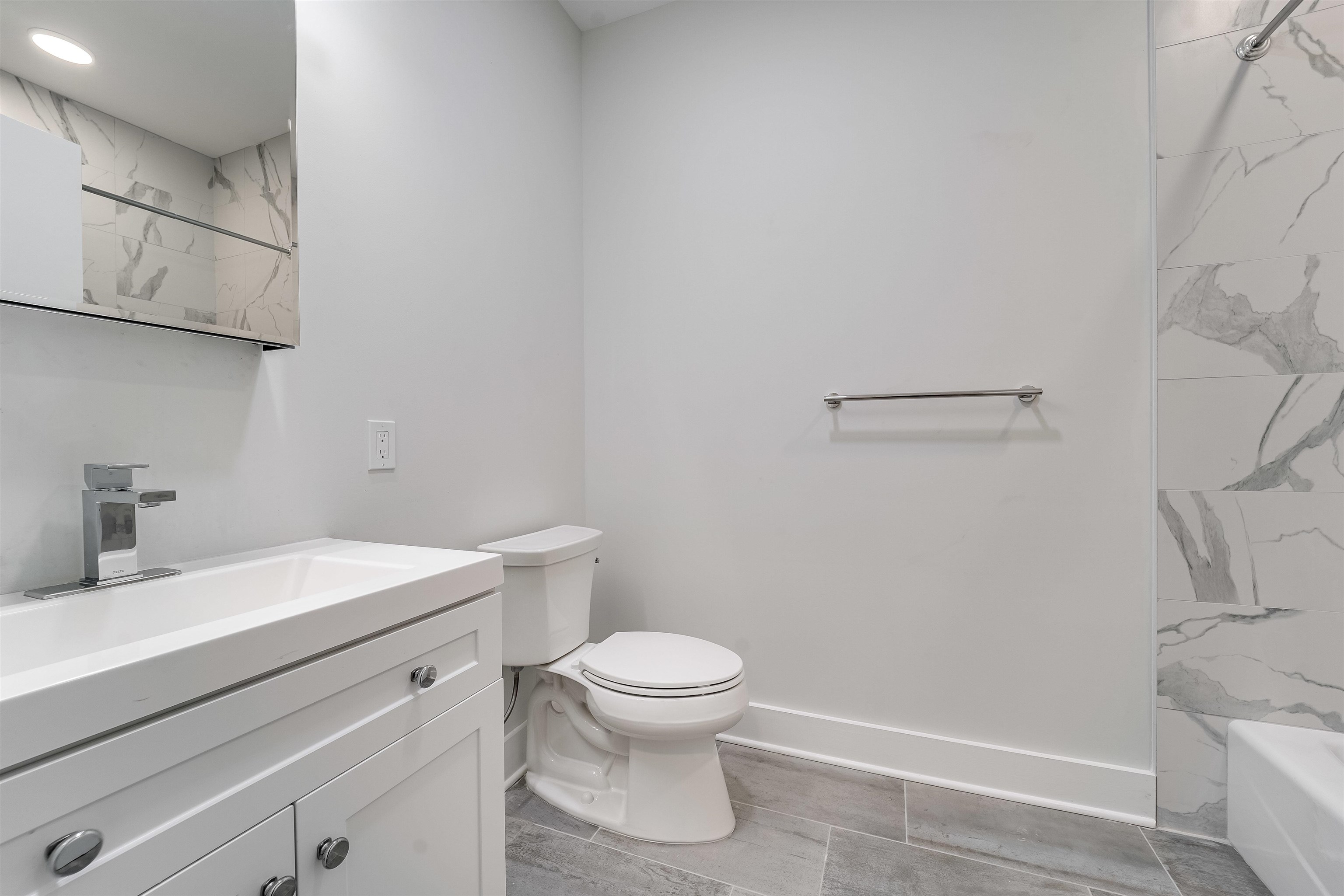 660 GRAND ST Unit: 310