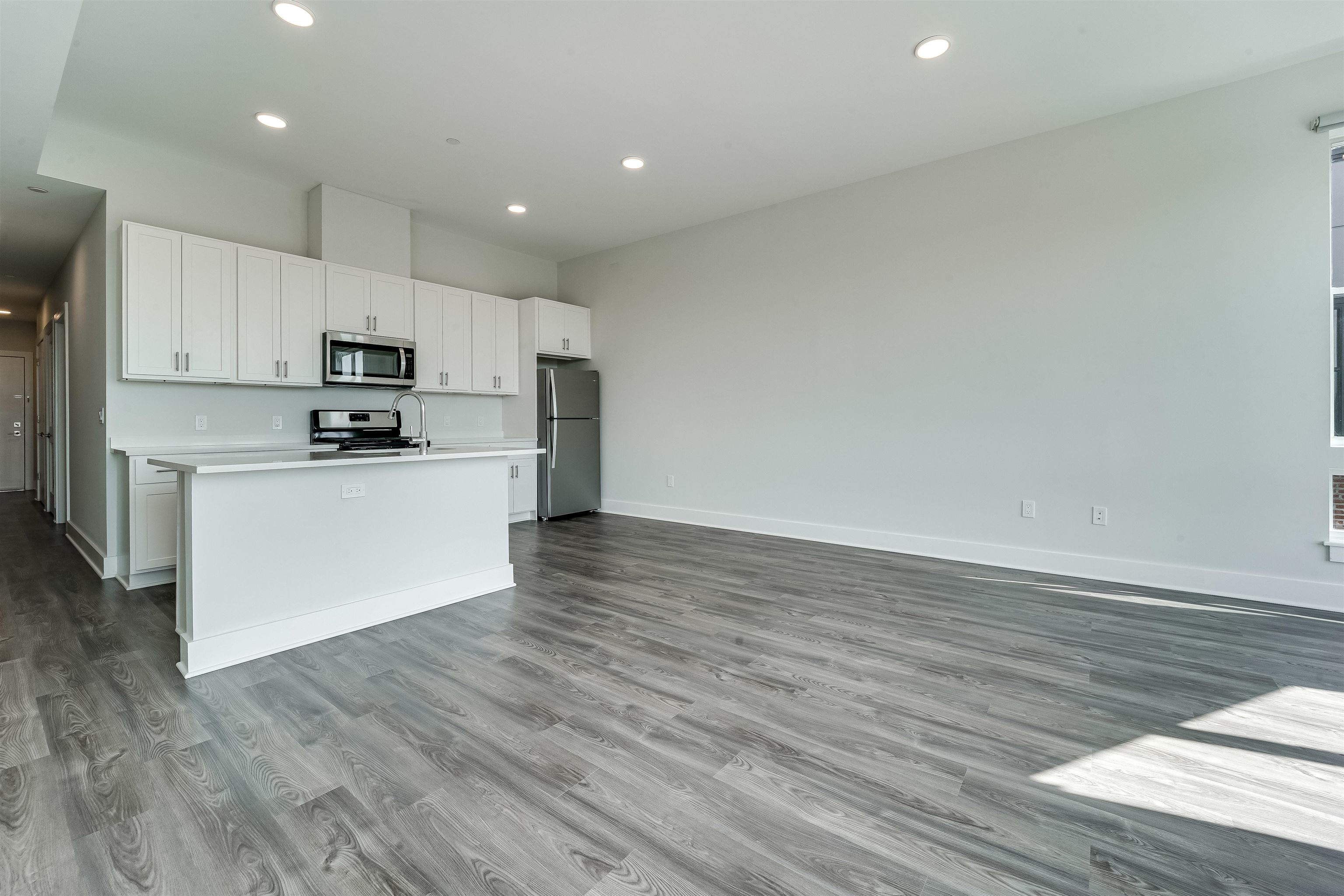 660 GRAND ST Unit: 310