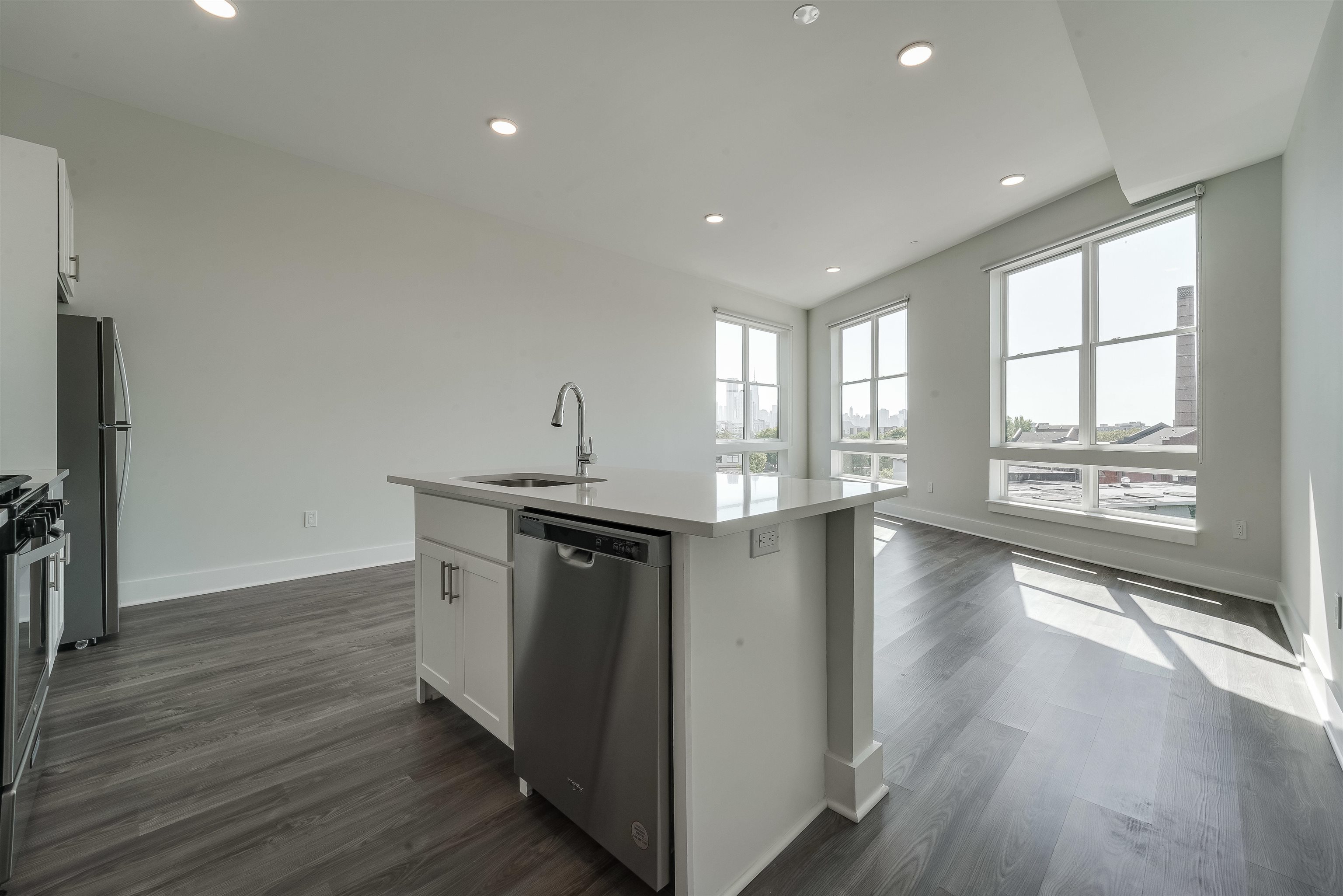 660 GRAND ST Unit: 310
