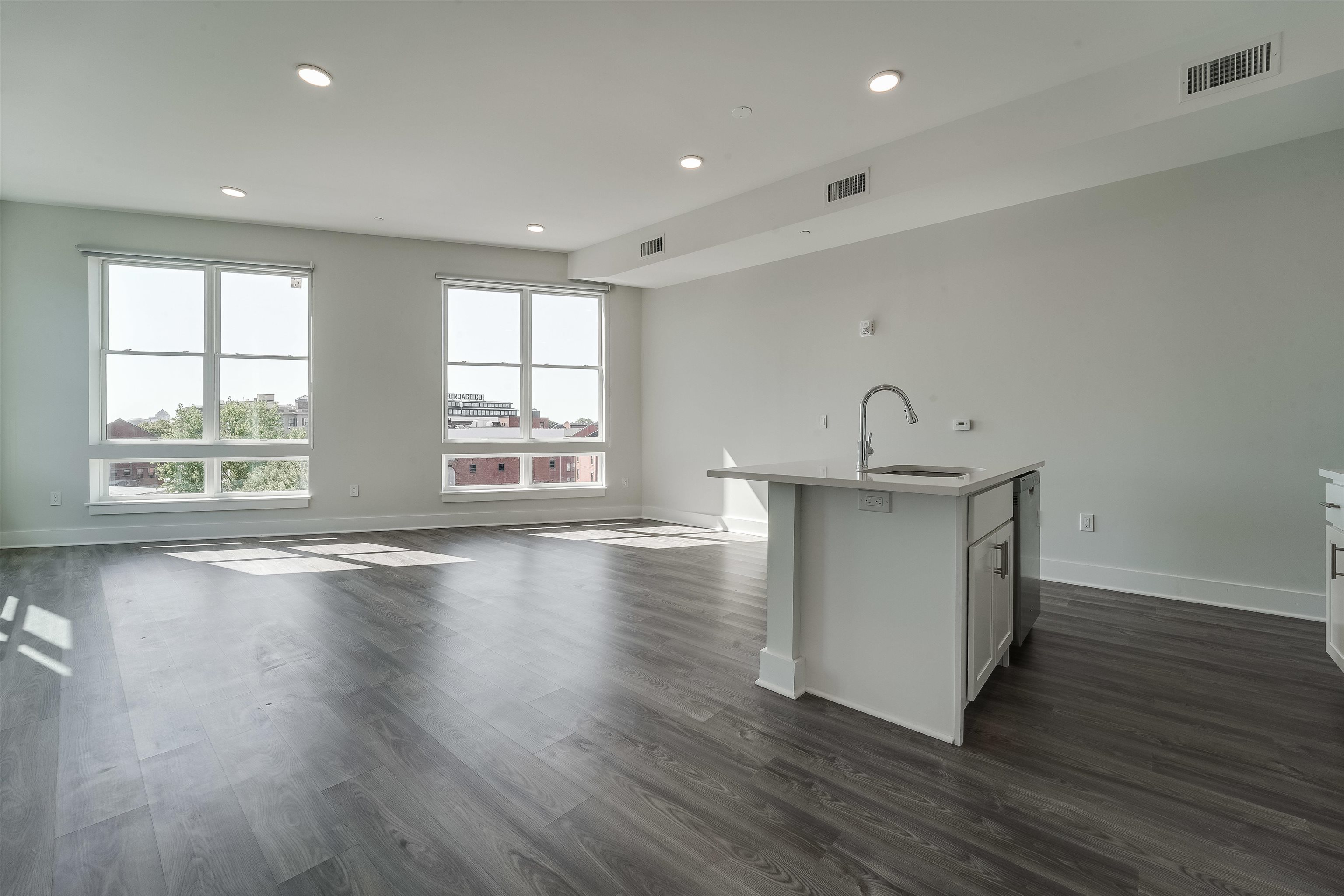 660 GRAND ST Unit: 310