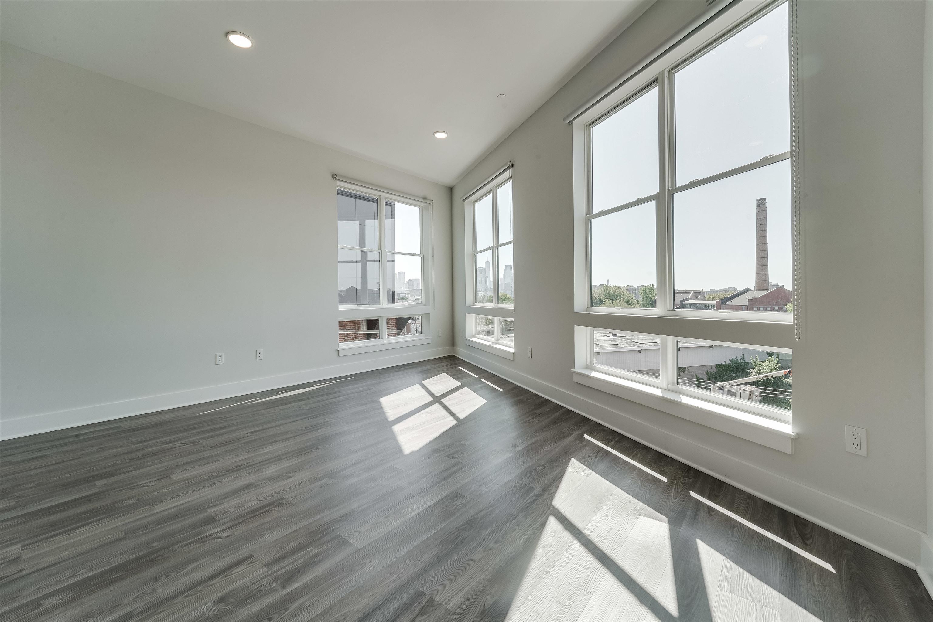 660 GRAND ST Unit: 310