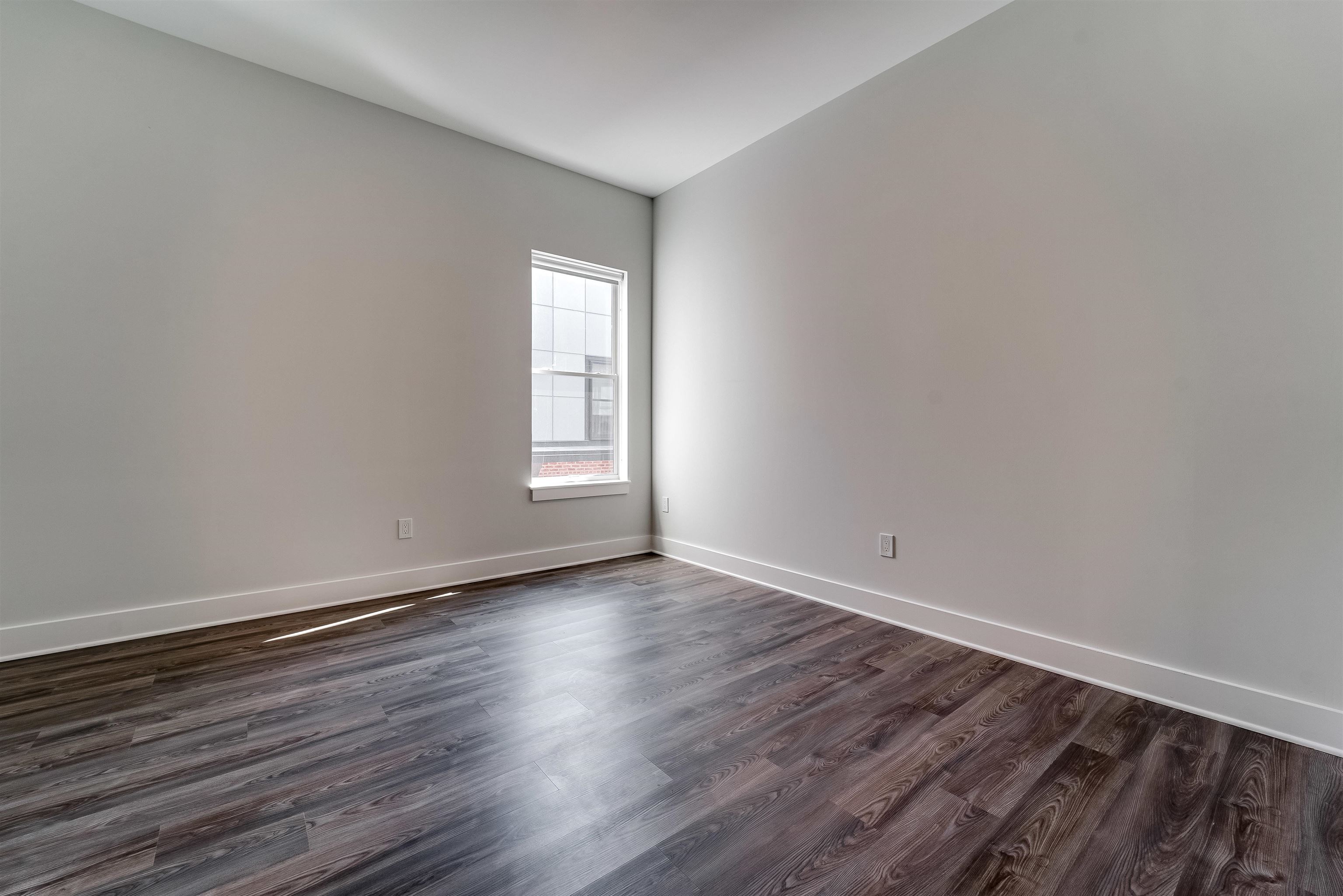 660 GRAND ST Unit: 310