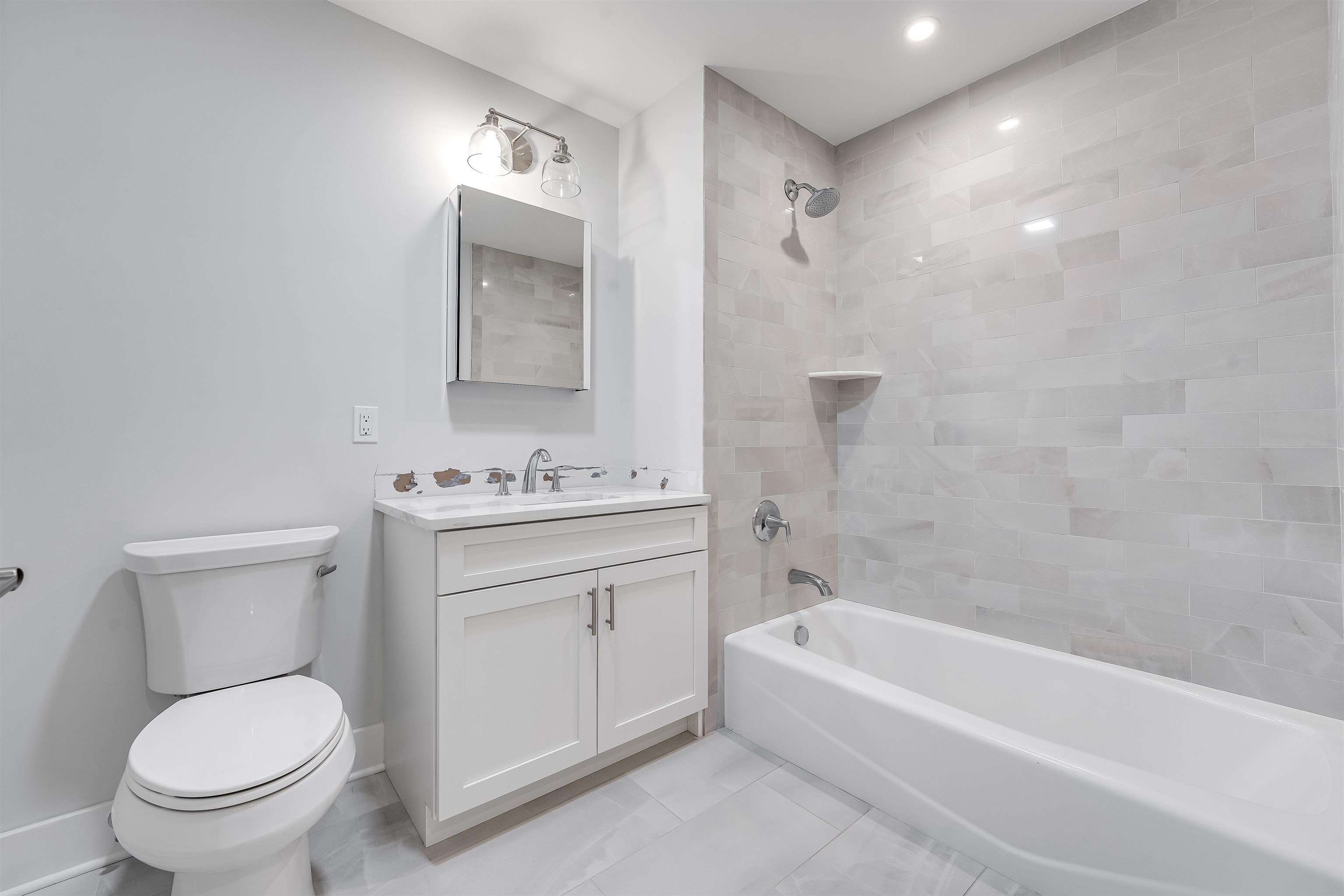 658 GRAND ST Unit: 504