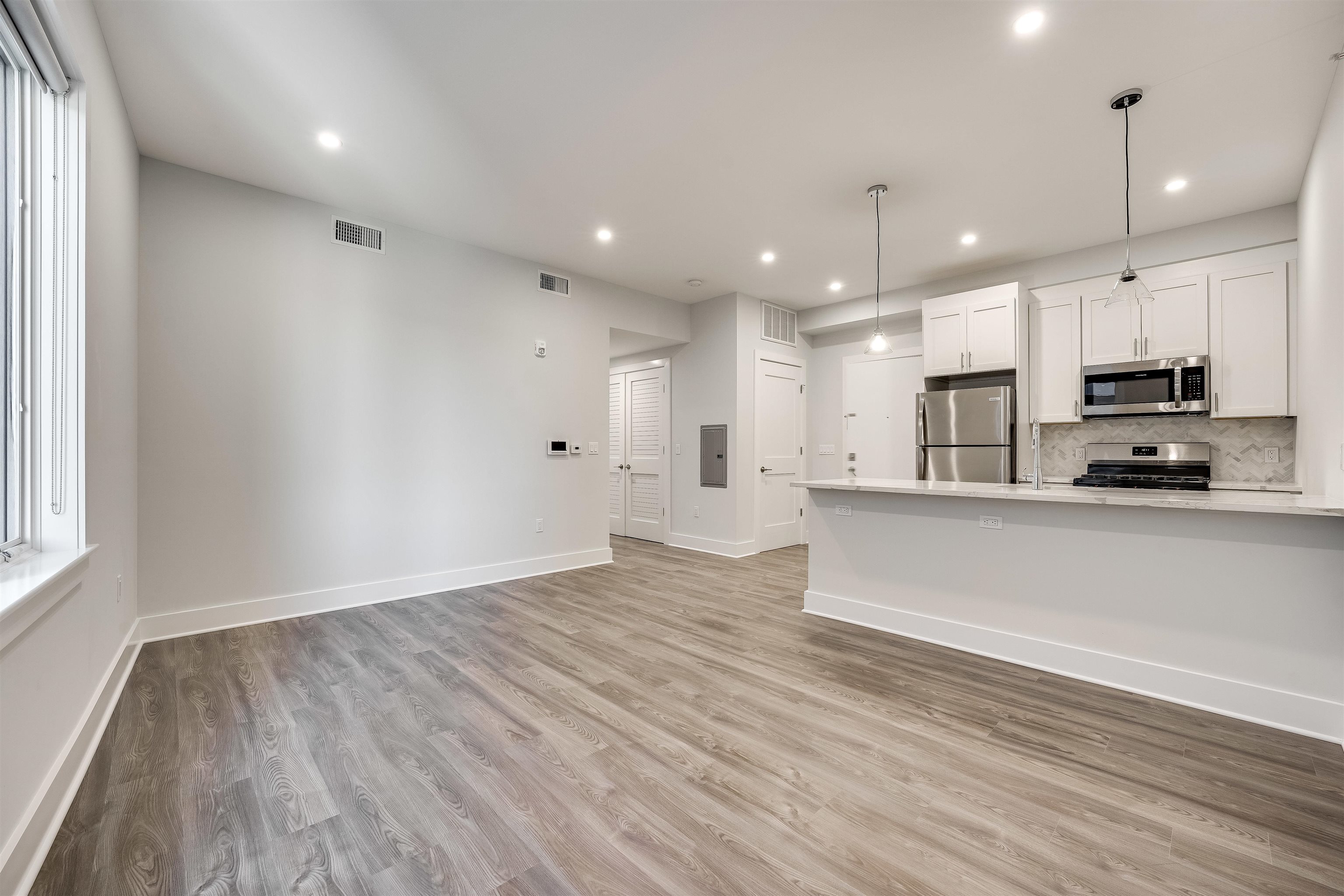 658 GRAND ST Unit: 504