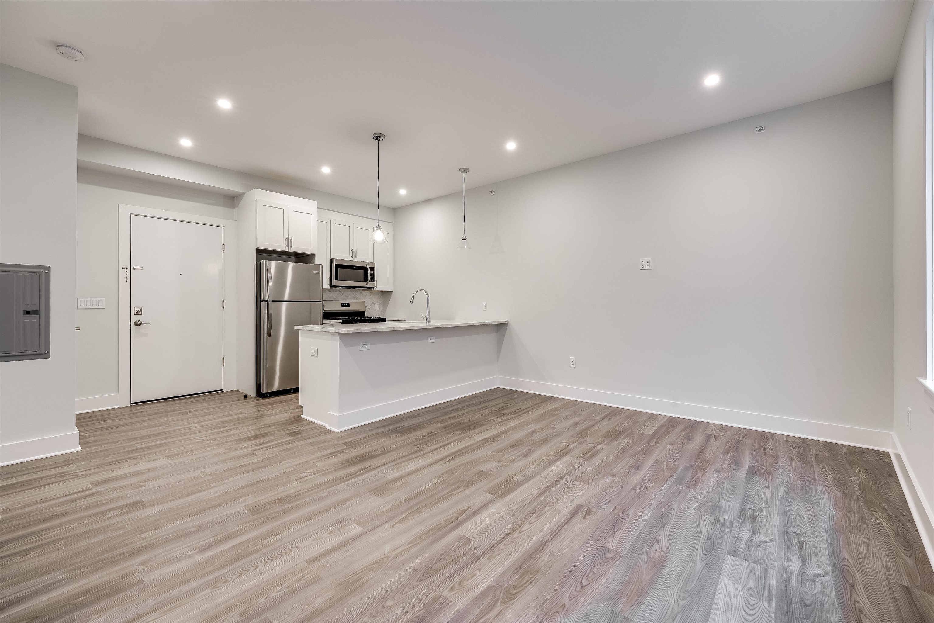 658 GRAND ST Unit: 504