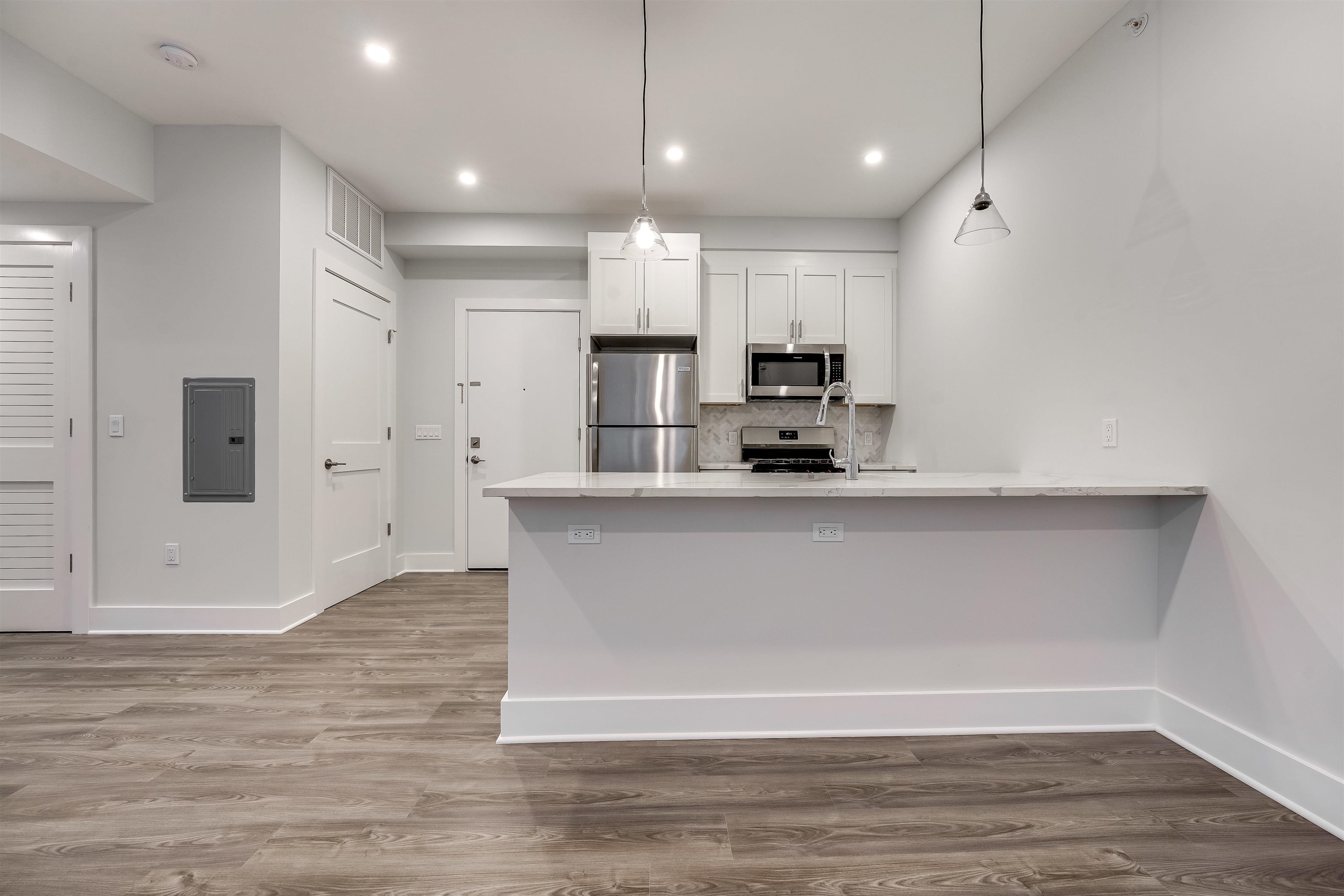 658 GRAND ST Unit: 504