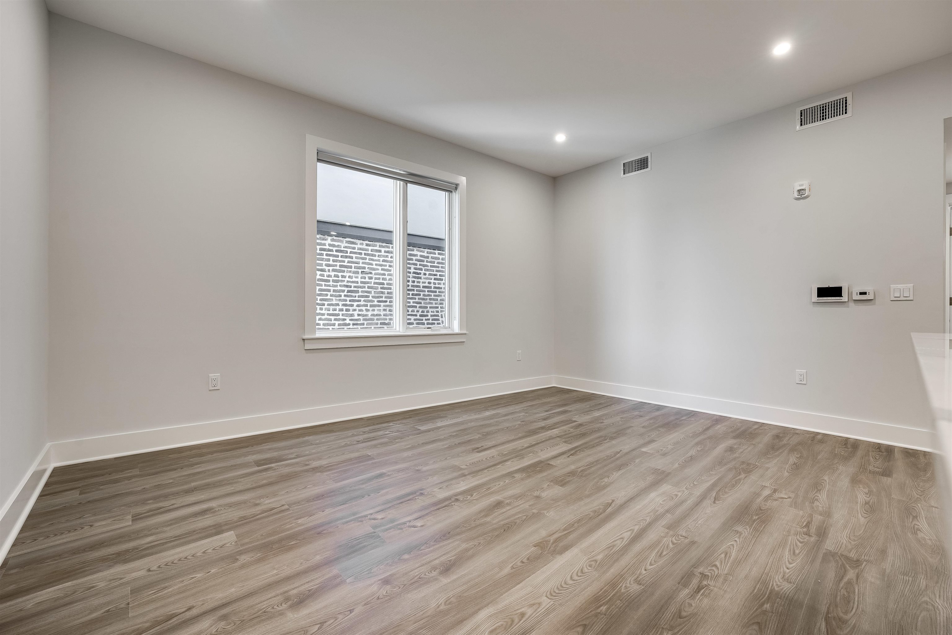 658 GRAND ST Unit: 504