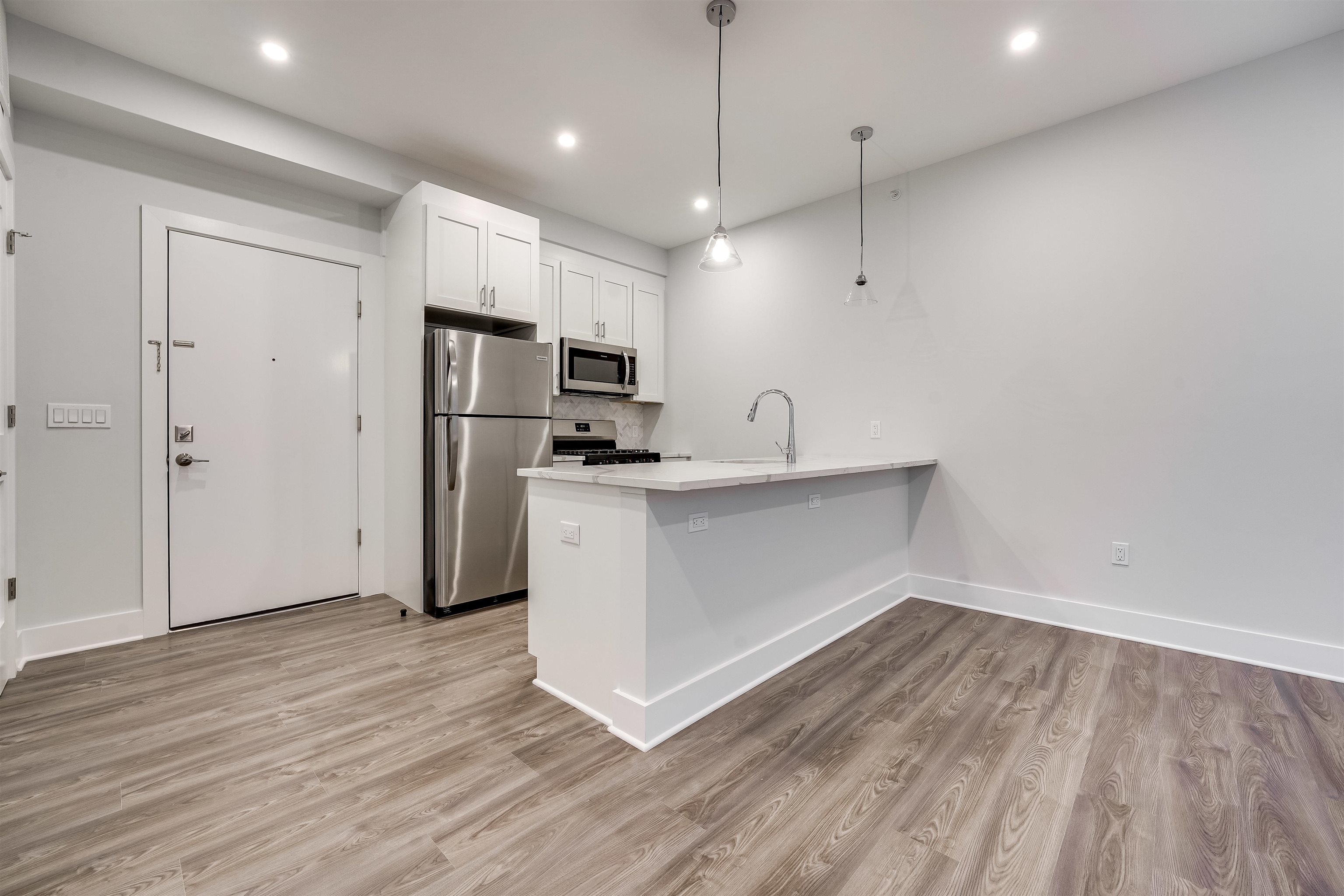 658 GRAND ST Unit: 504