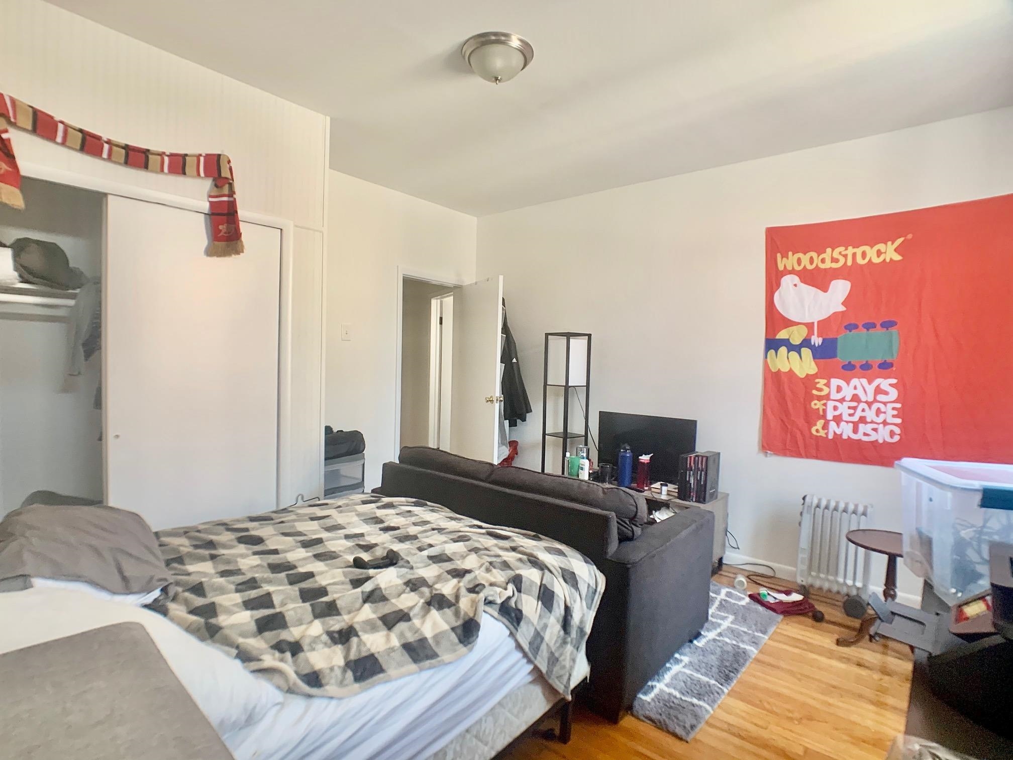 1131 WASHINGTON ST Unit: 1