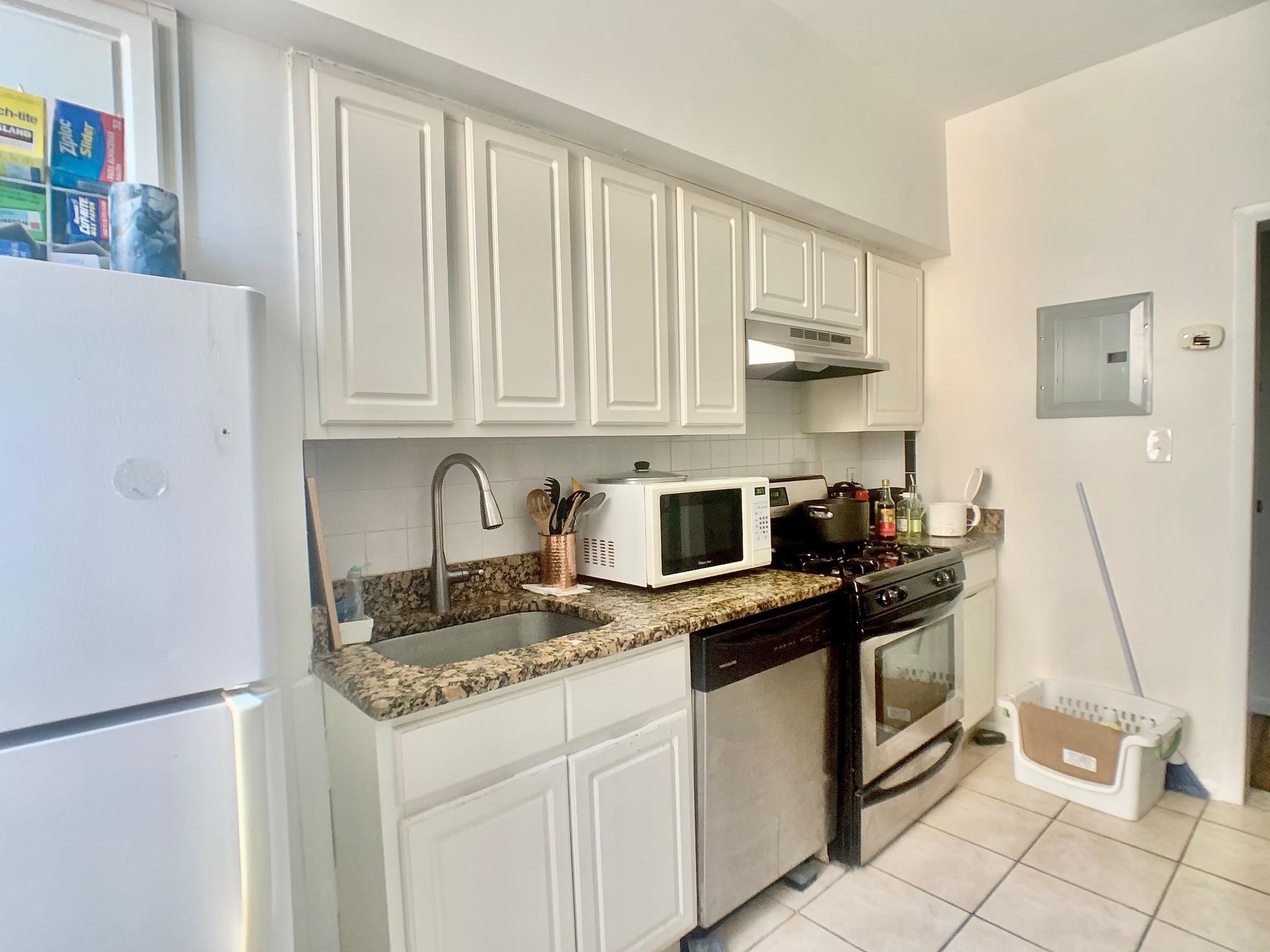1131 WASHINGTON ST Unit: 1