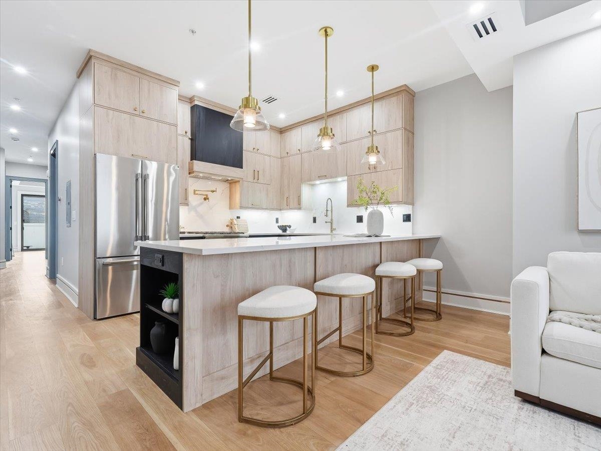 134 HANCOCK AVE Unit: 1