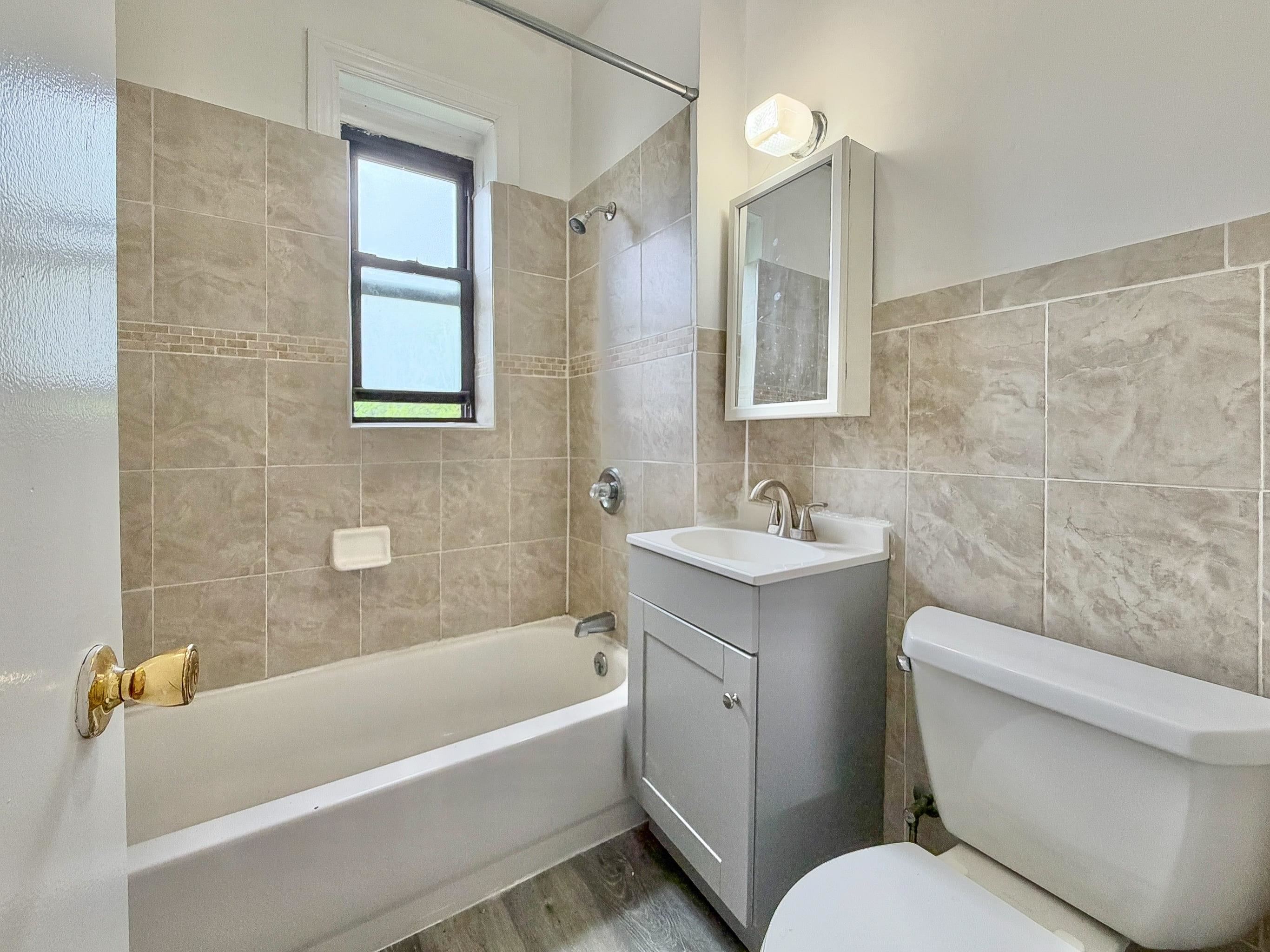 429 FAIRMOUNT AVE Unit: 305