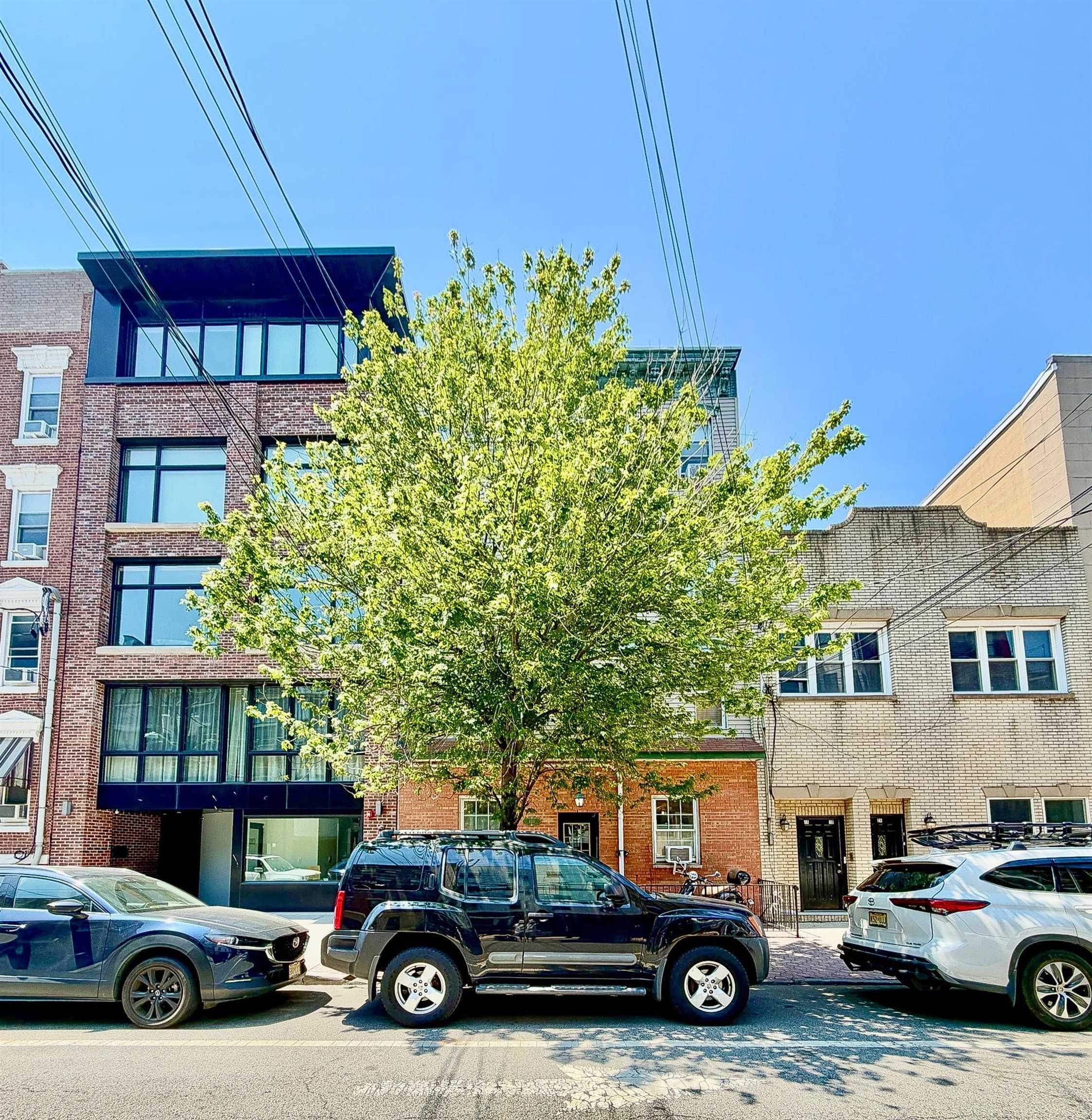 410 ADAMS ST Unit: 1R