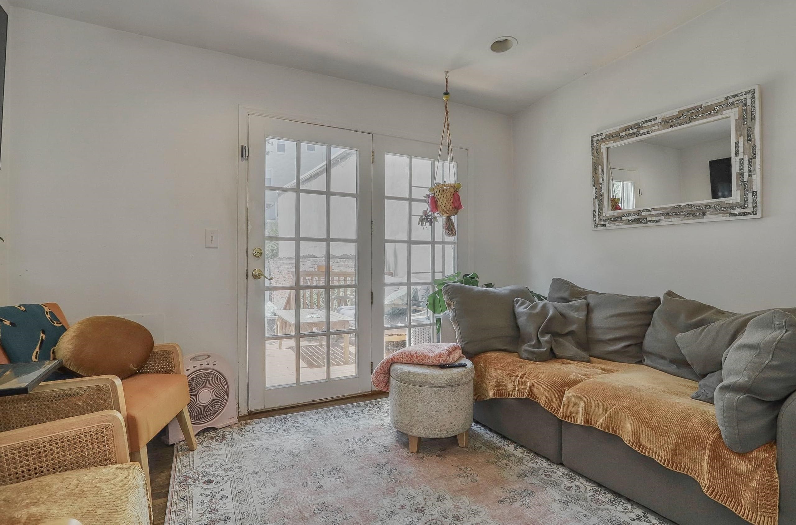 410 ADAMS ST Unit: 1R
