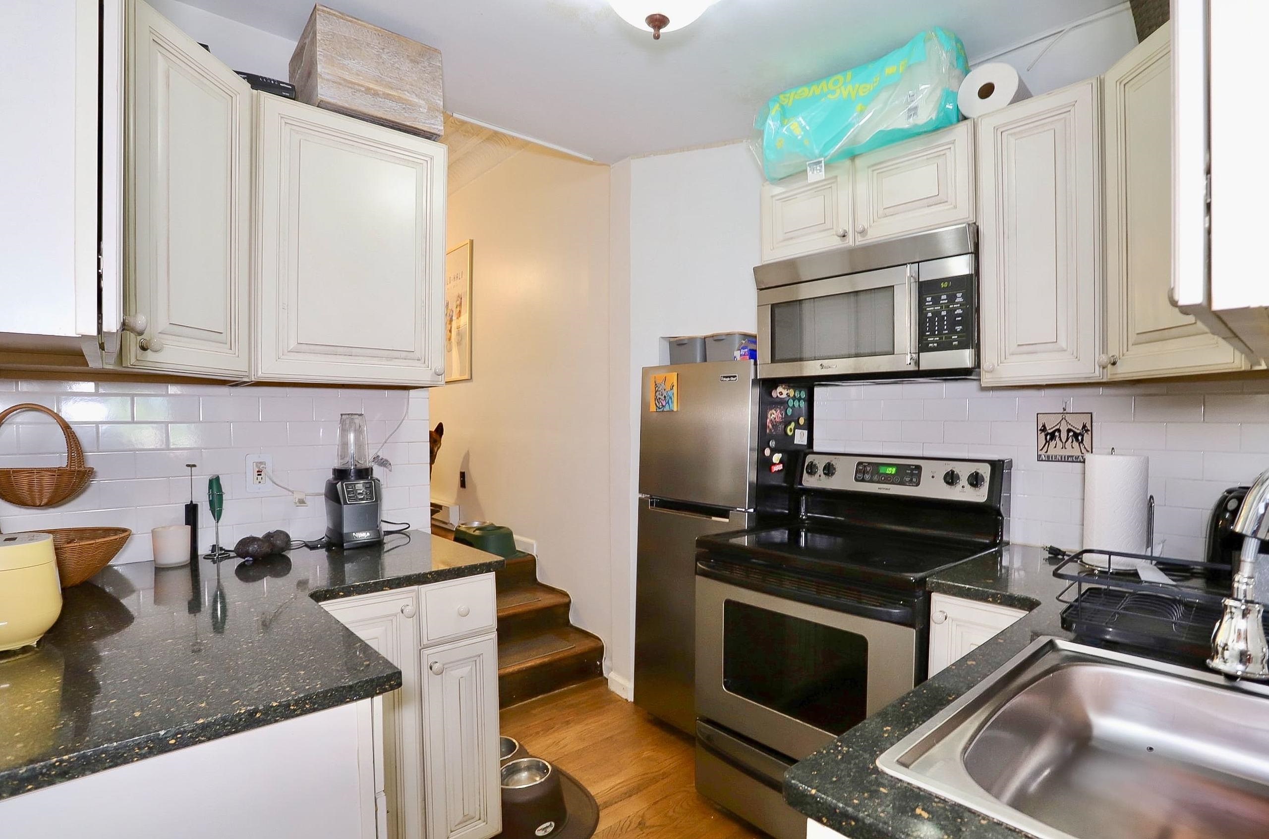 410 ADAMS ST Unit: 1R