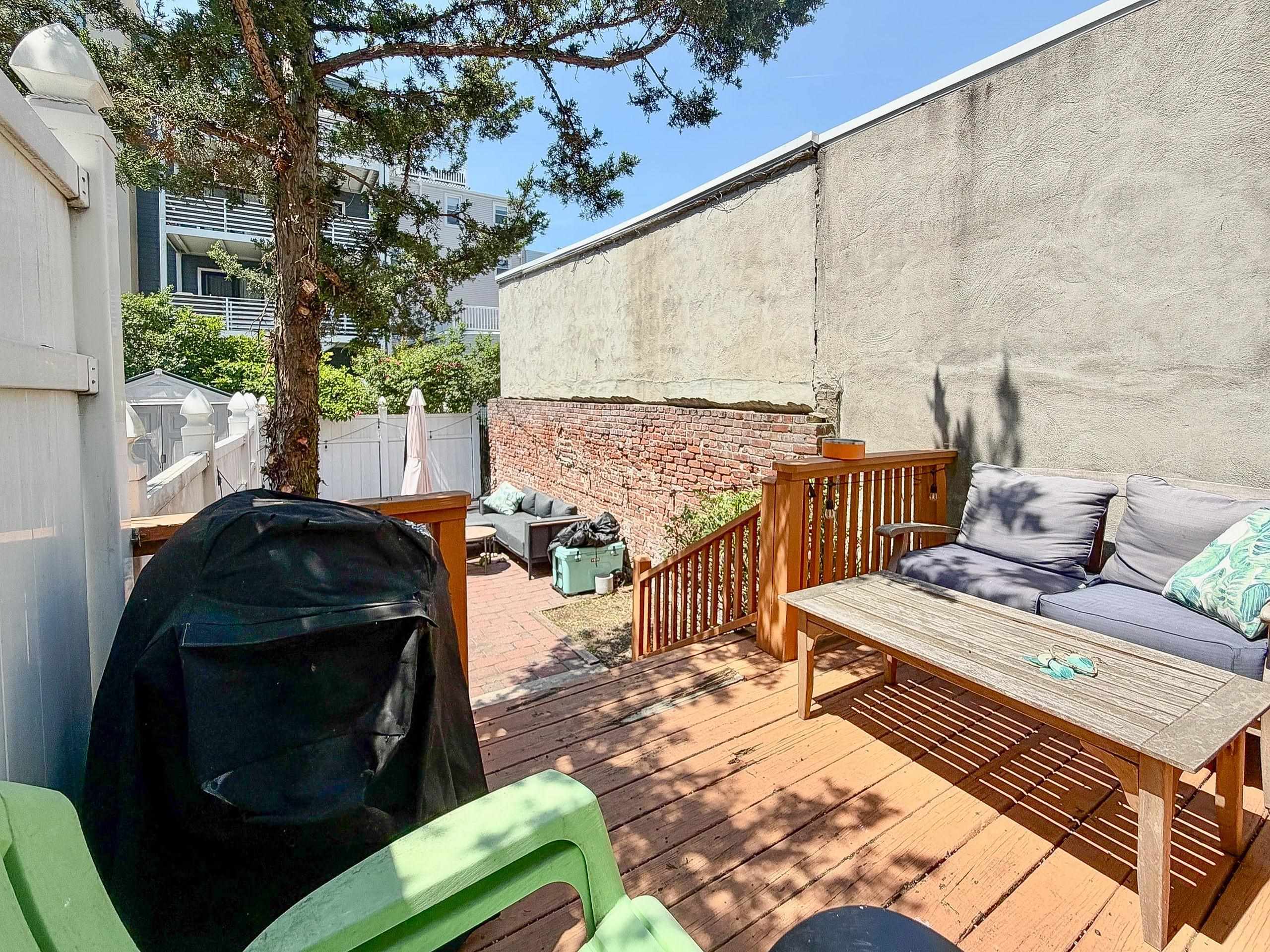410 ADAMS ST Unit: 1R