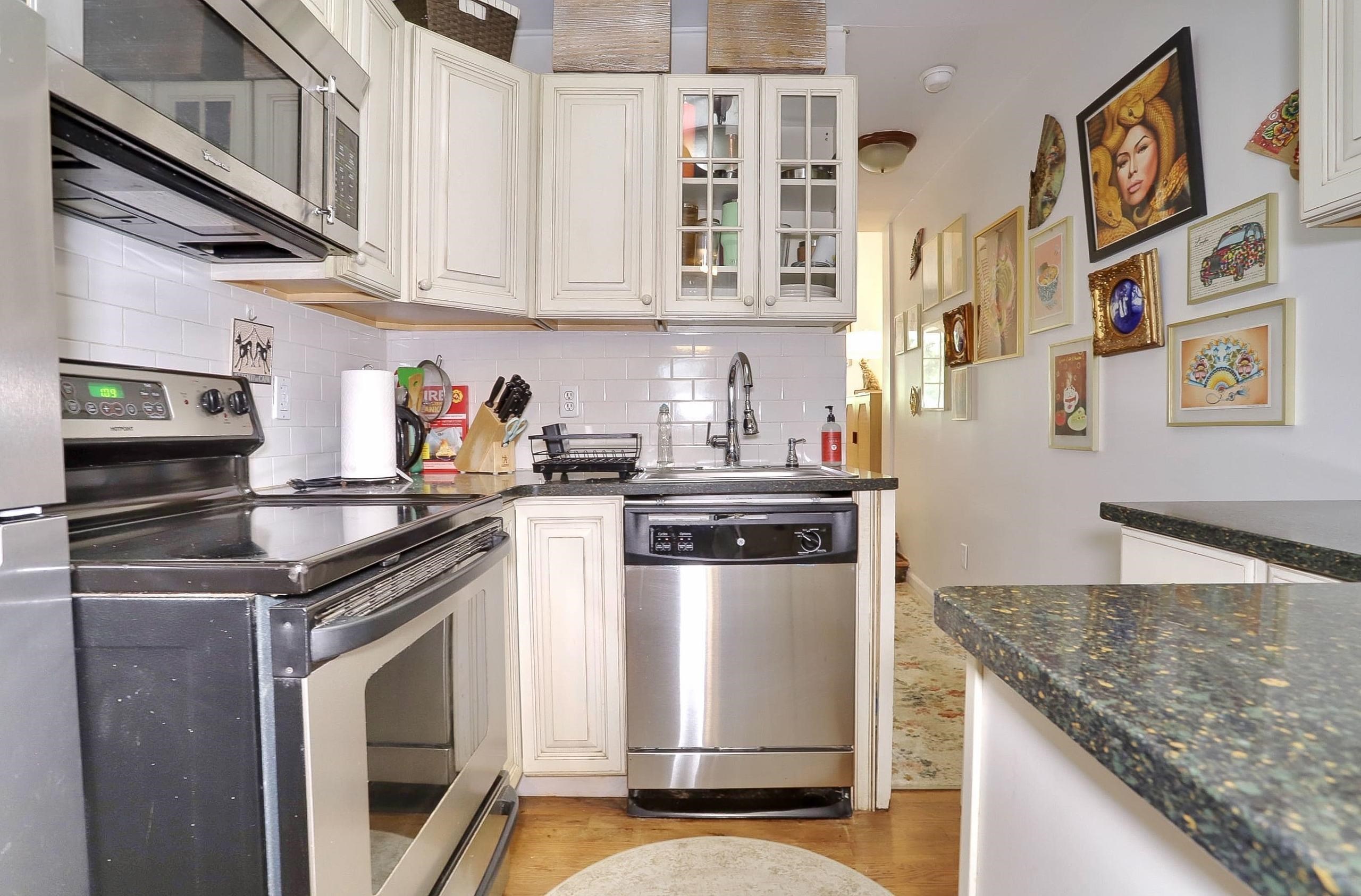 410 ADAMS ST Unit: 1R