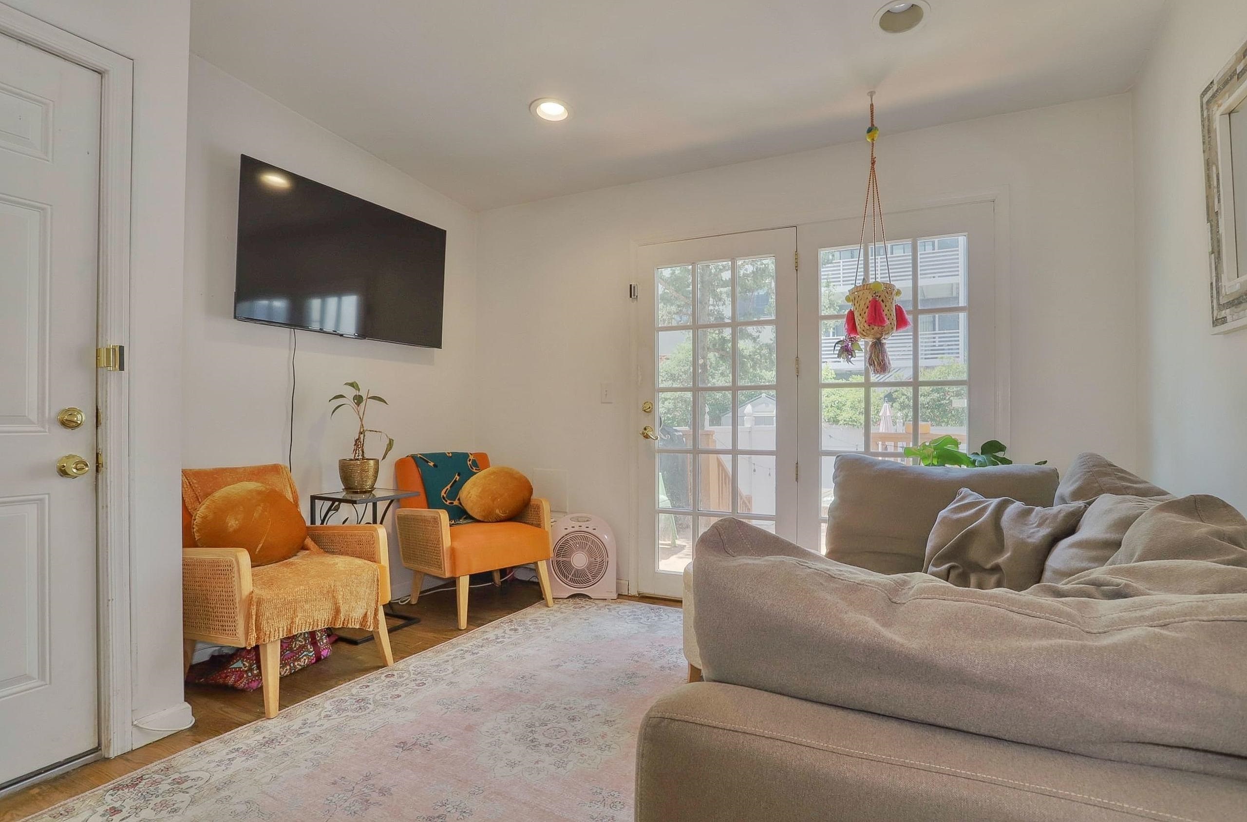 410 ADAMS ST Unit: 1R